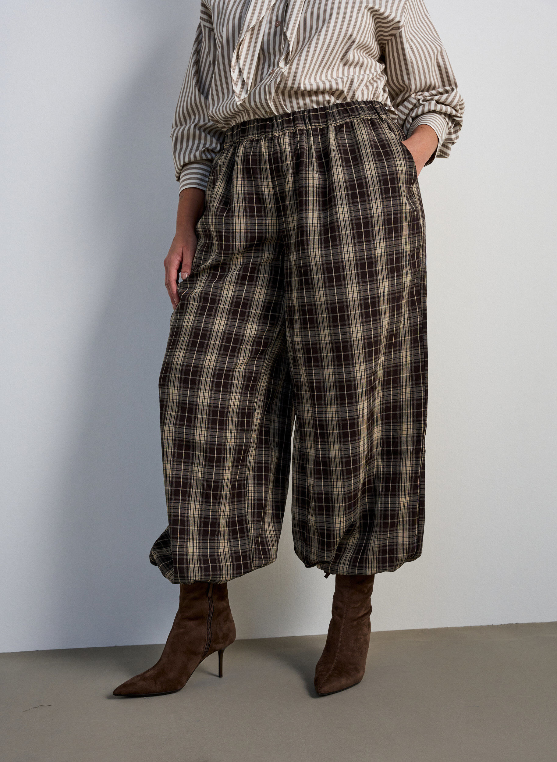 ZizziGeruite ballonbroek met hoge taille, Groen, Model image number 2