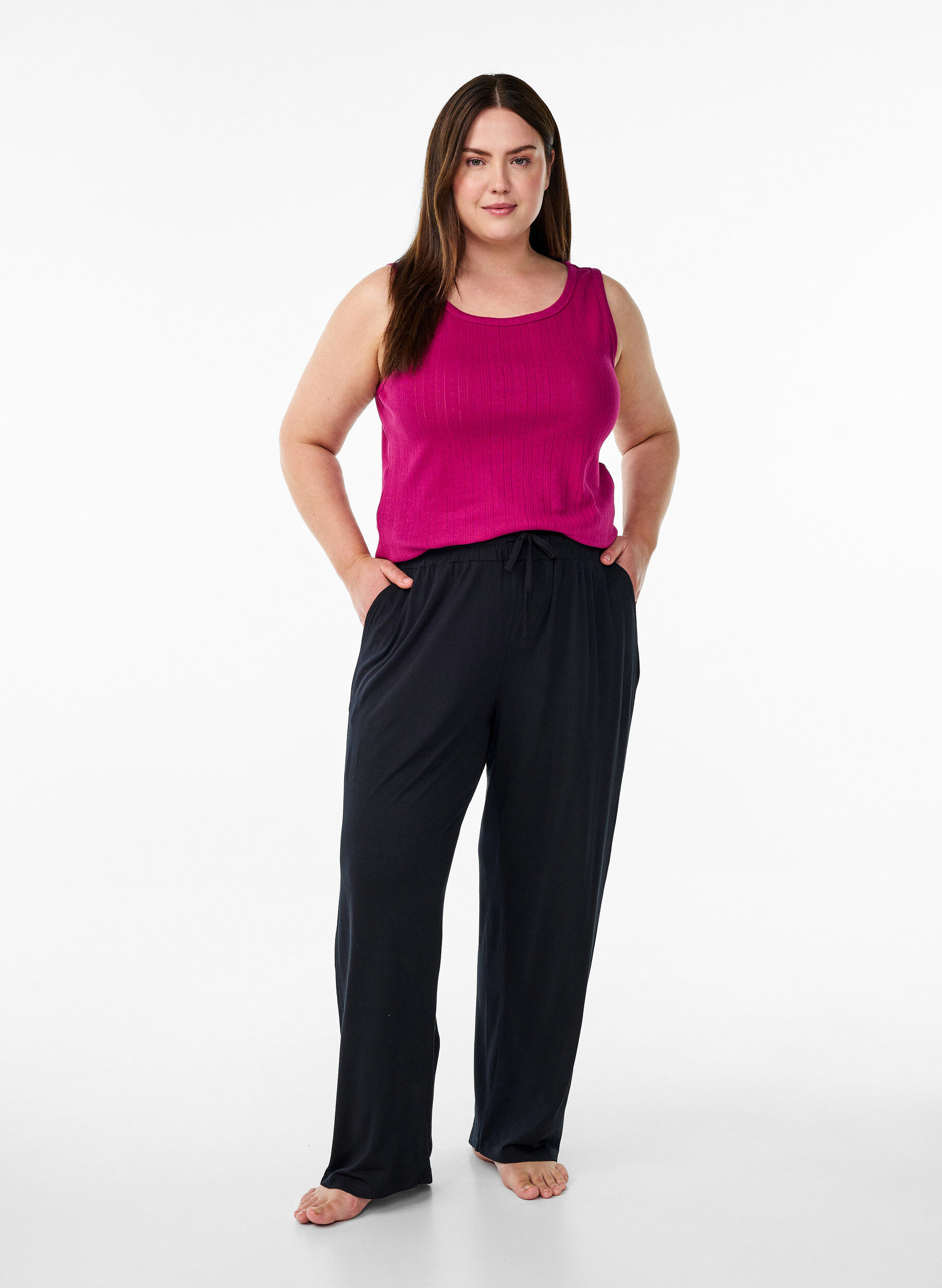 ZizziLosse nachtbroek in viscose jersey met zakken, Zwart, Model image number 0