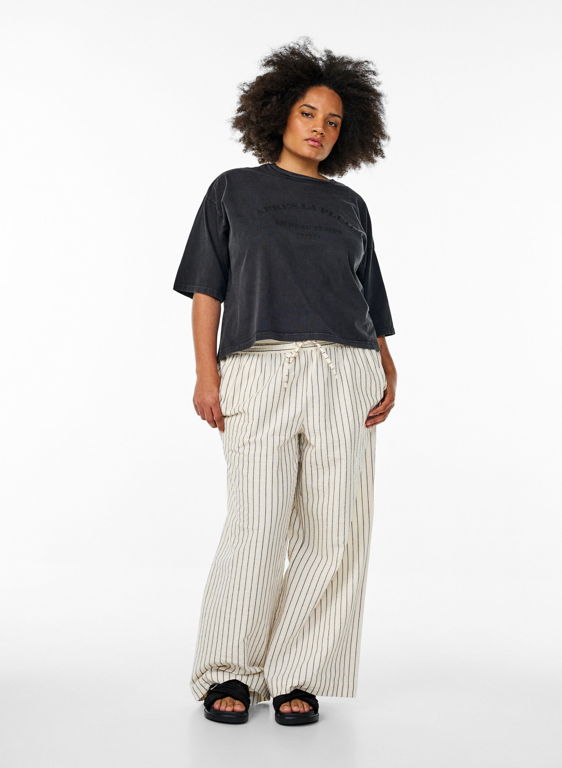 Zizzi Kort T-shirt met een losse pasvorm, Grijs, Model image number 1