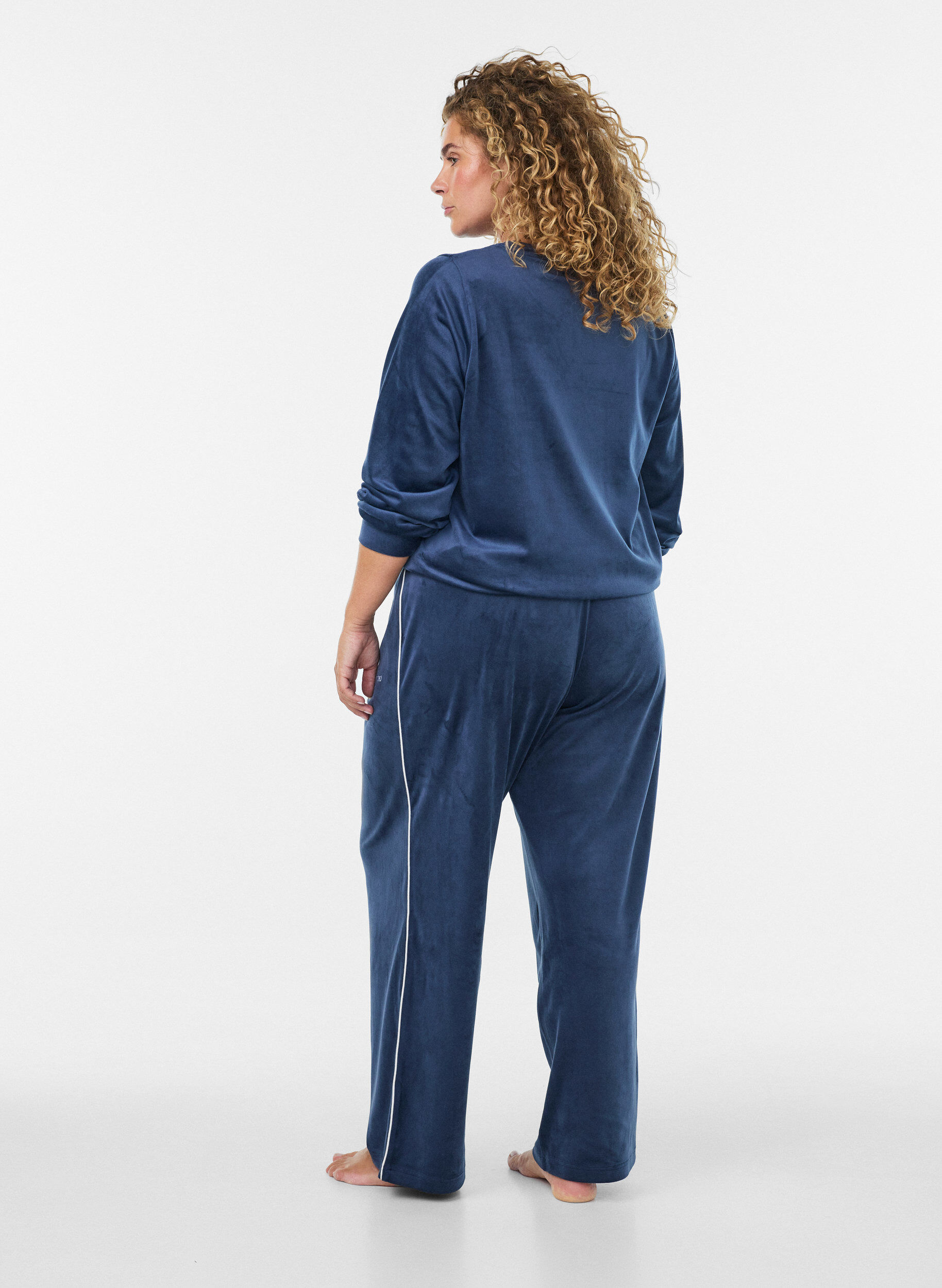 ZizziVeloursbroek met contrasterende biezen, Blauw, Model image number 1