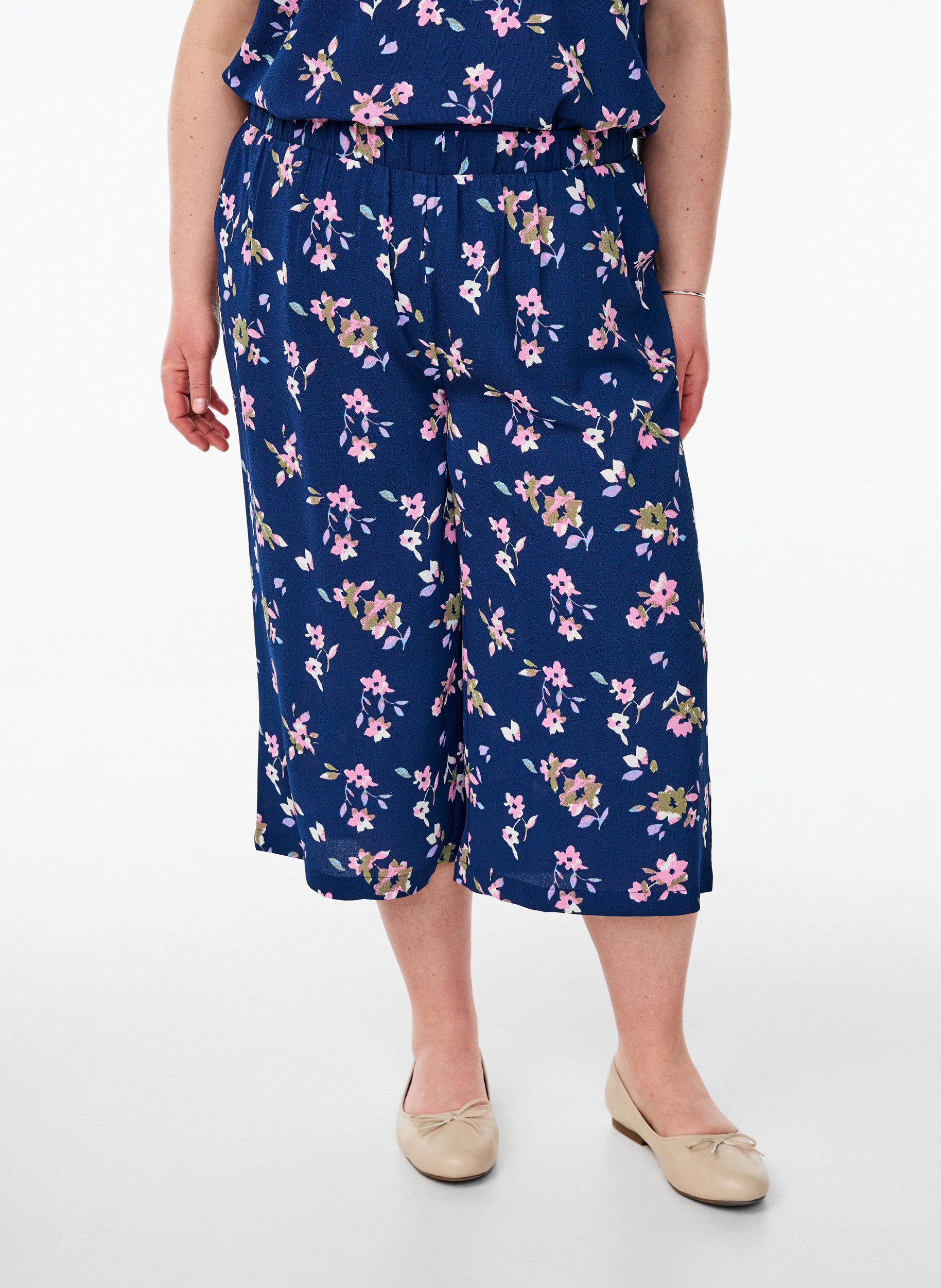 Zizzi Culotte broek met print, Blauw, Model image number 2