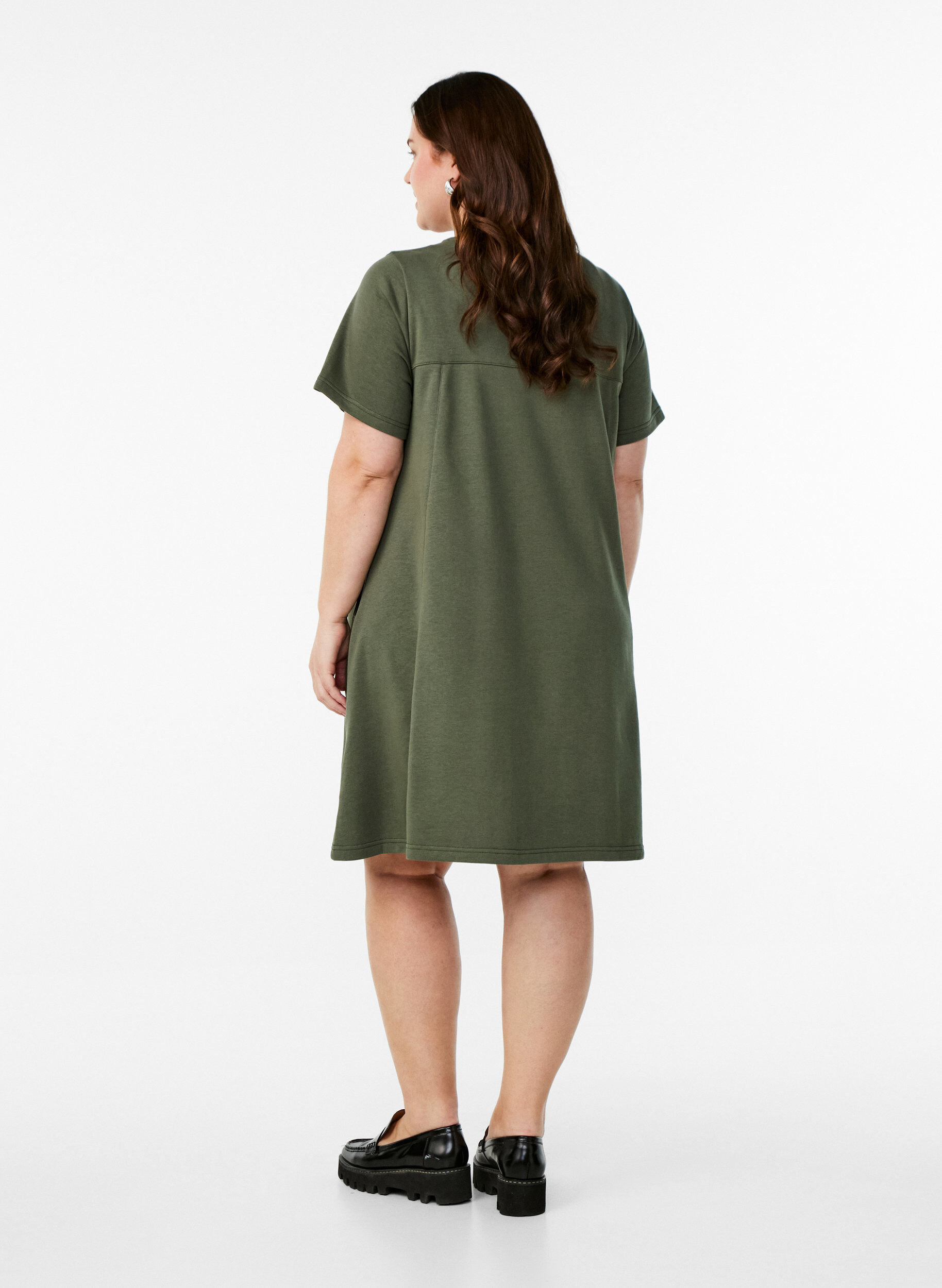 Zizzi Jersey jurk met korte mouwen en zakken, Groen, Model image number 2