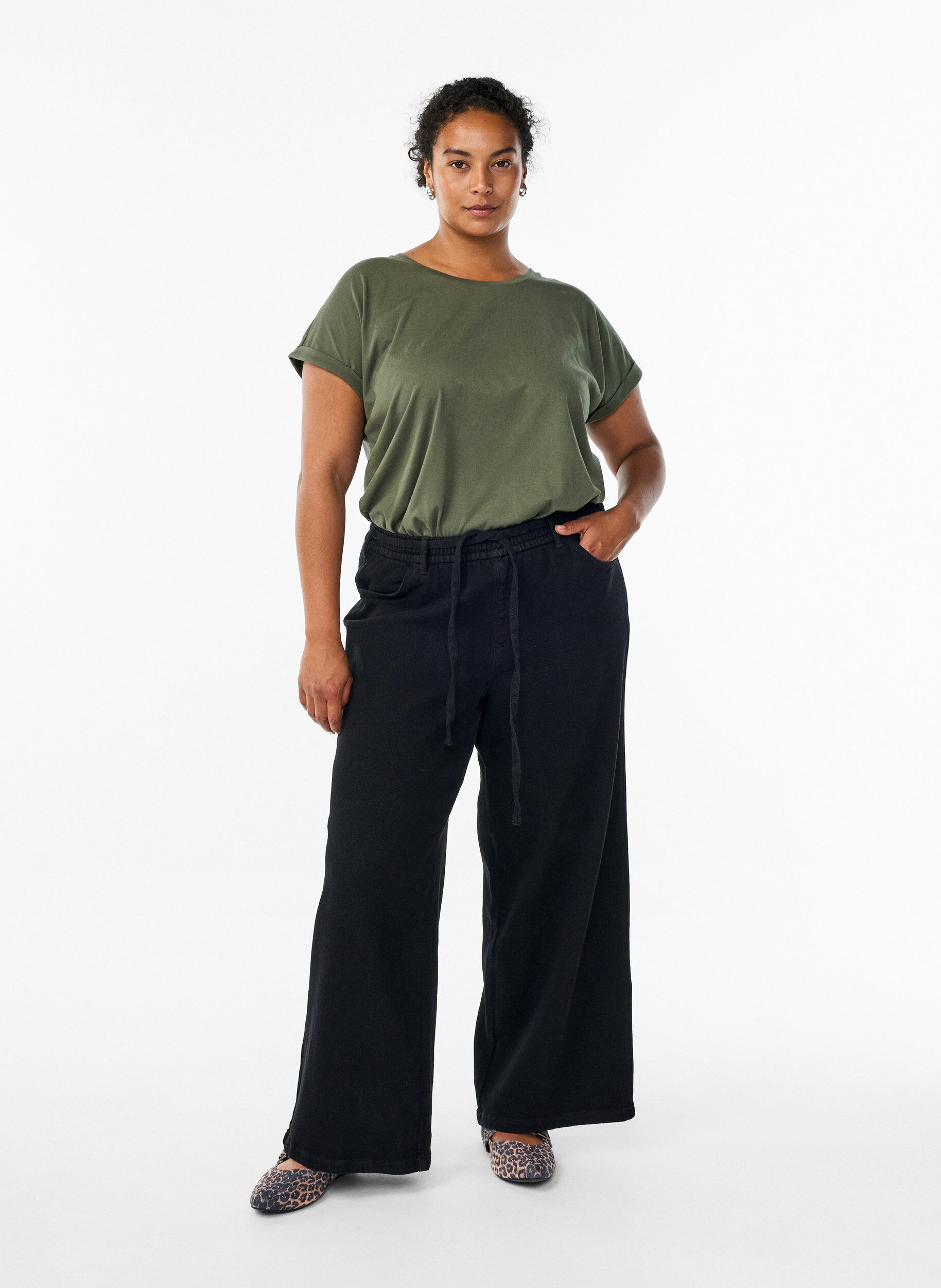 Zizzi T-shirt met korte mouwen van katoenmix, Groen, Model image number 1