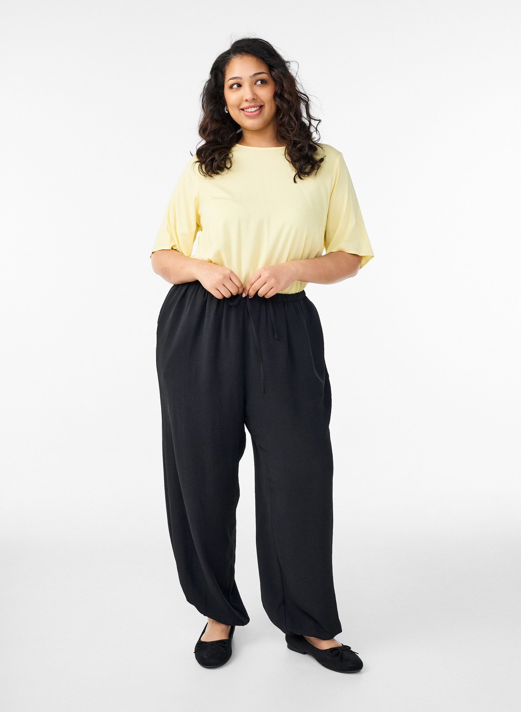 Zizzi Geweven blouse met korte mouwen en ronde hals, Geel, Model image number 1