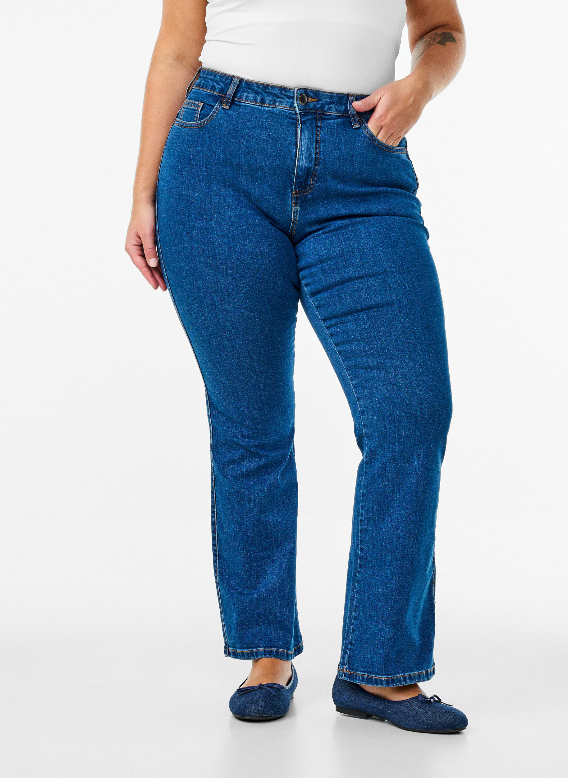 Zizzi Ellen bootcut jeans met hoge taille, Blauw, Model image number 2