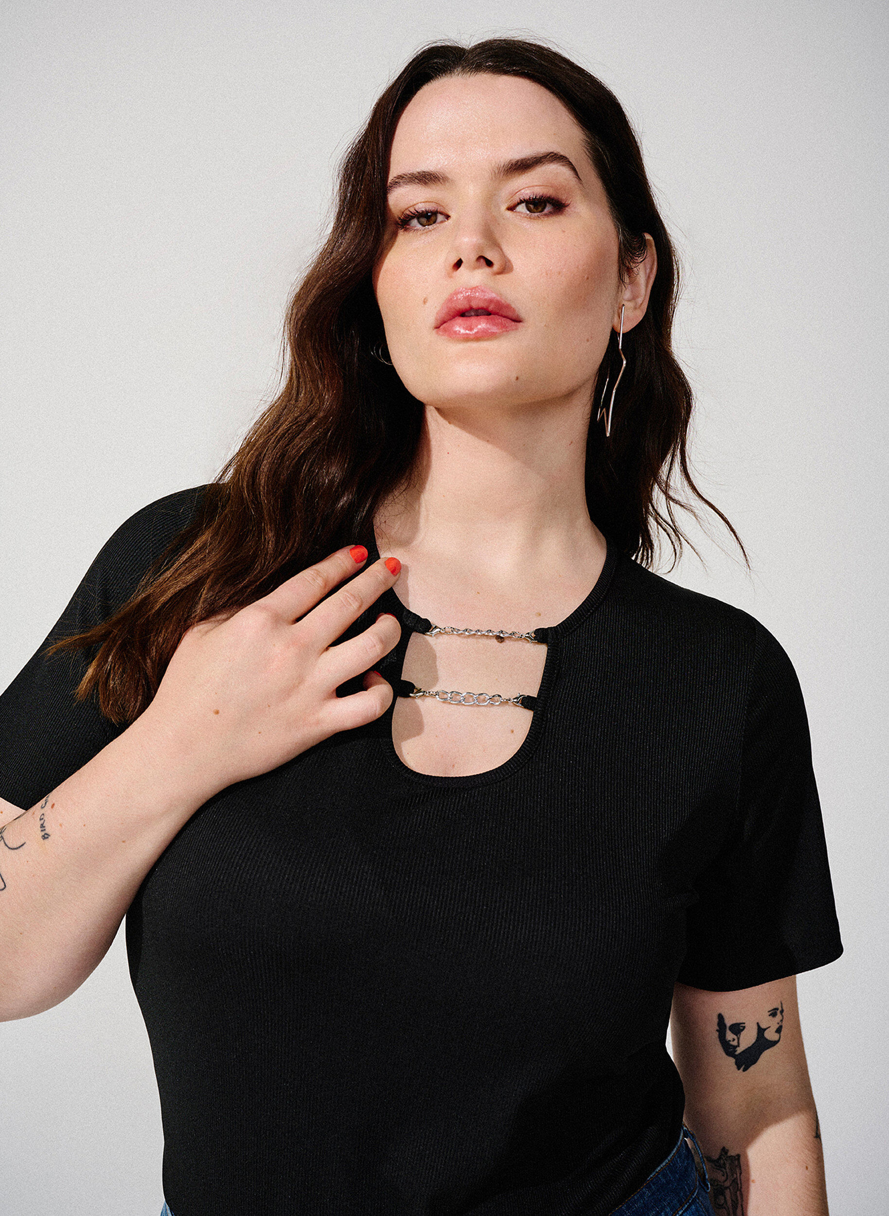 Zizzi Geribde blouse met ketting detail, Black, Image image number 0