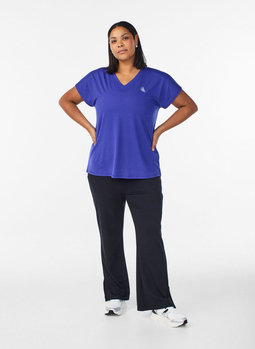 Losvallend trainings-T-shirt met V-hals, Paars, Model image number 1