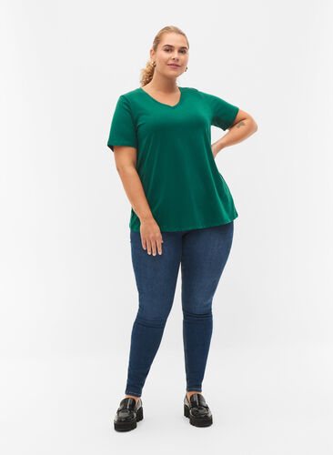 Basic t-shirt in effen kleur met katoen, Evergreen, Model image number 2