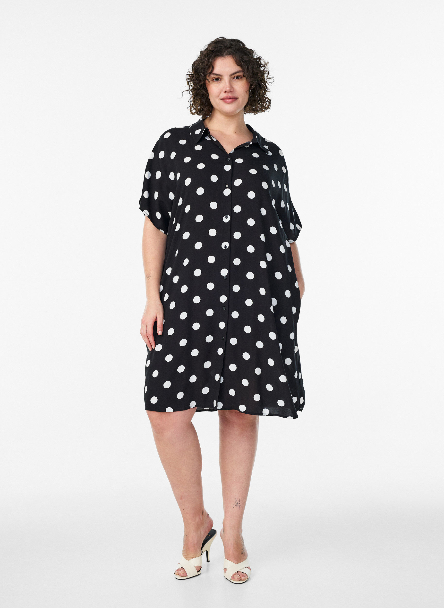 Zizzi Losvallend lang shirt van viscose, Vanille, Model image number 0