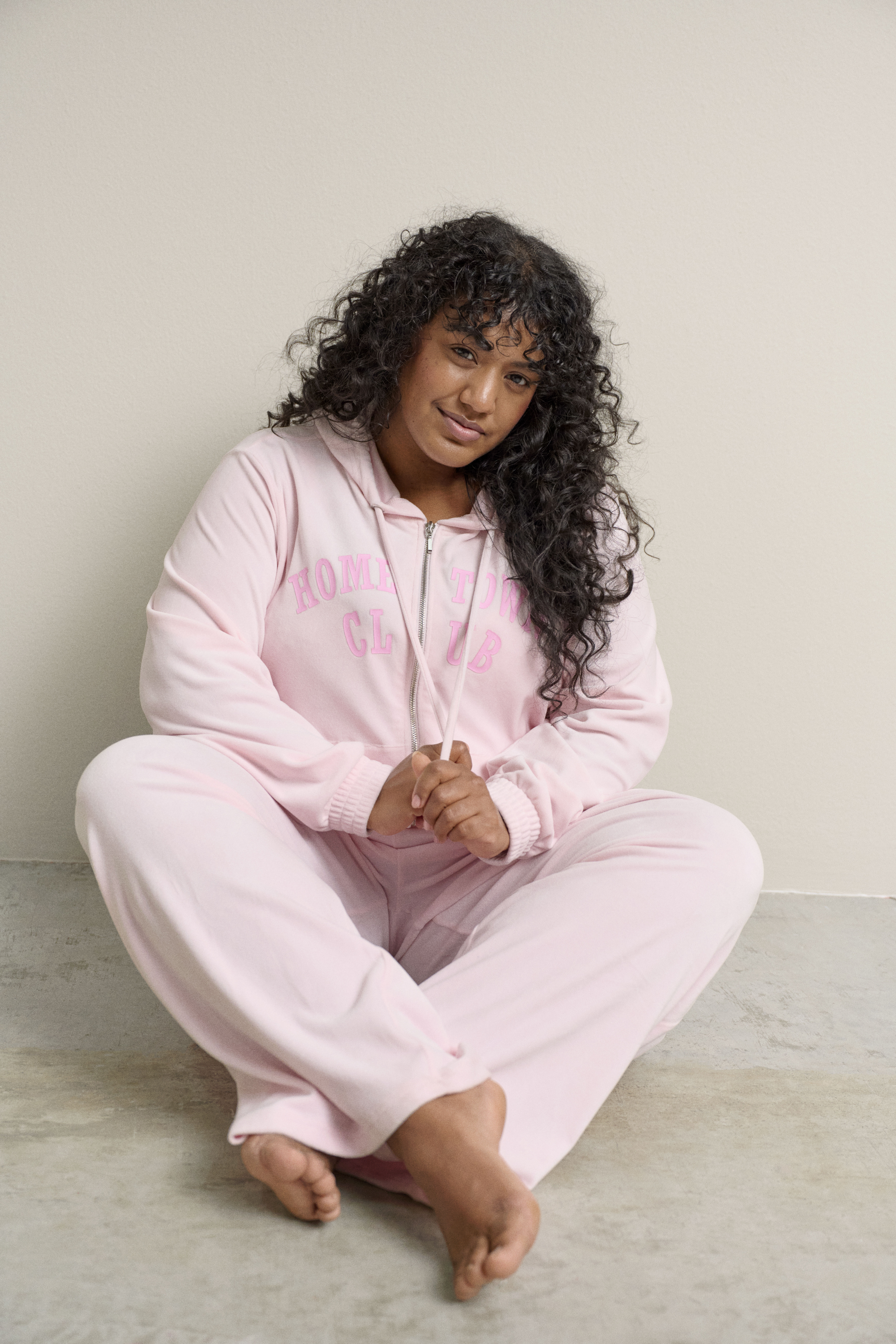 Zizzi Velours set in pink, , Model