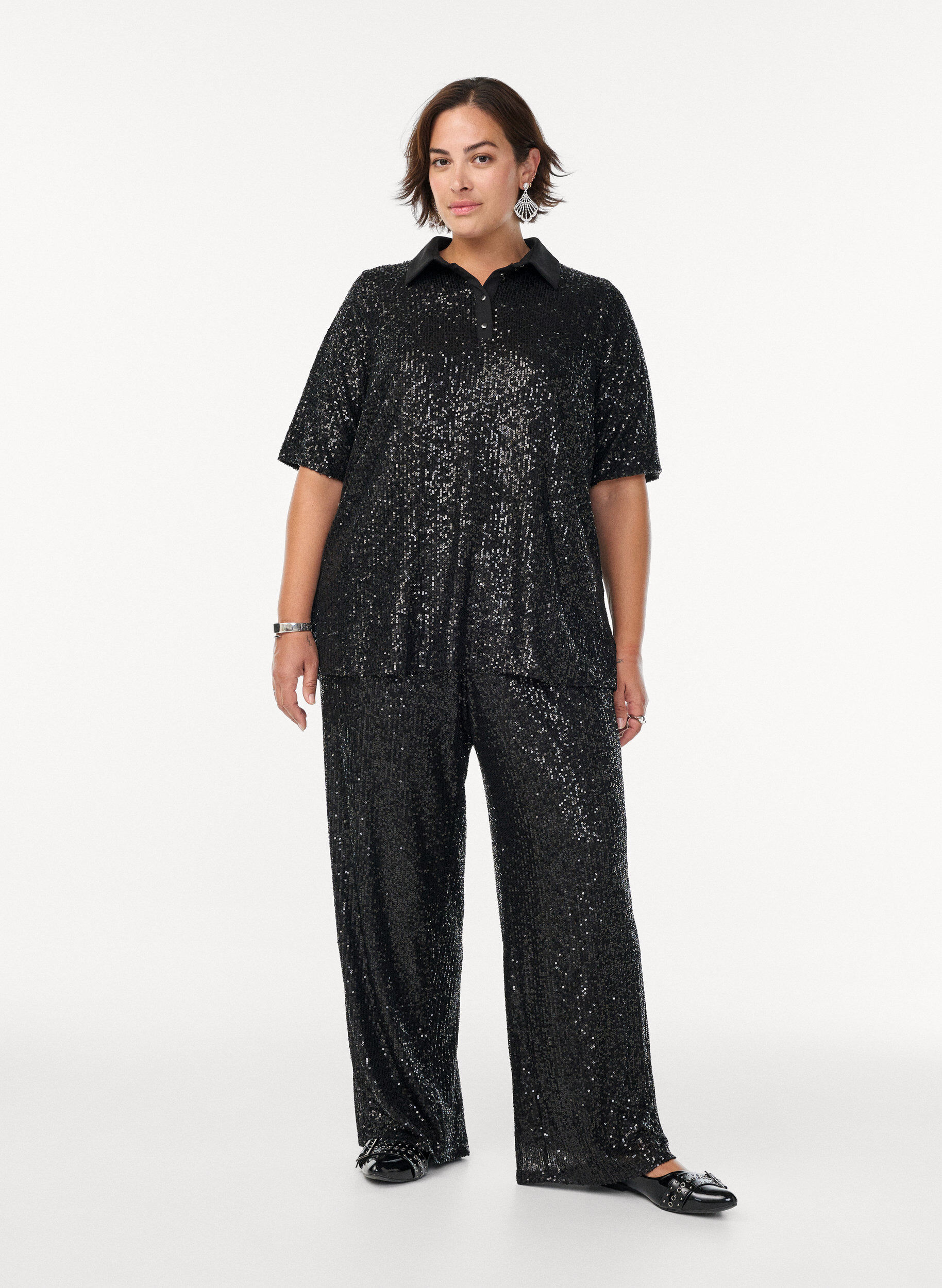 Zizzi Sequinblouse met polokraag en korte mouwen, Zwart, Model image number 1