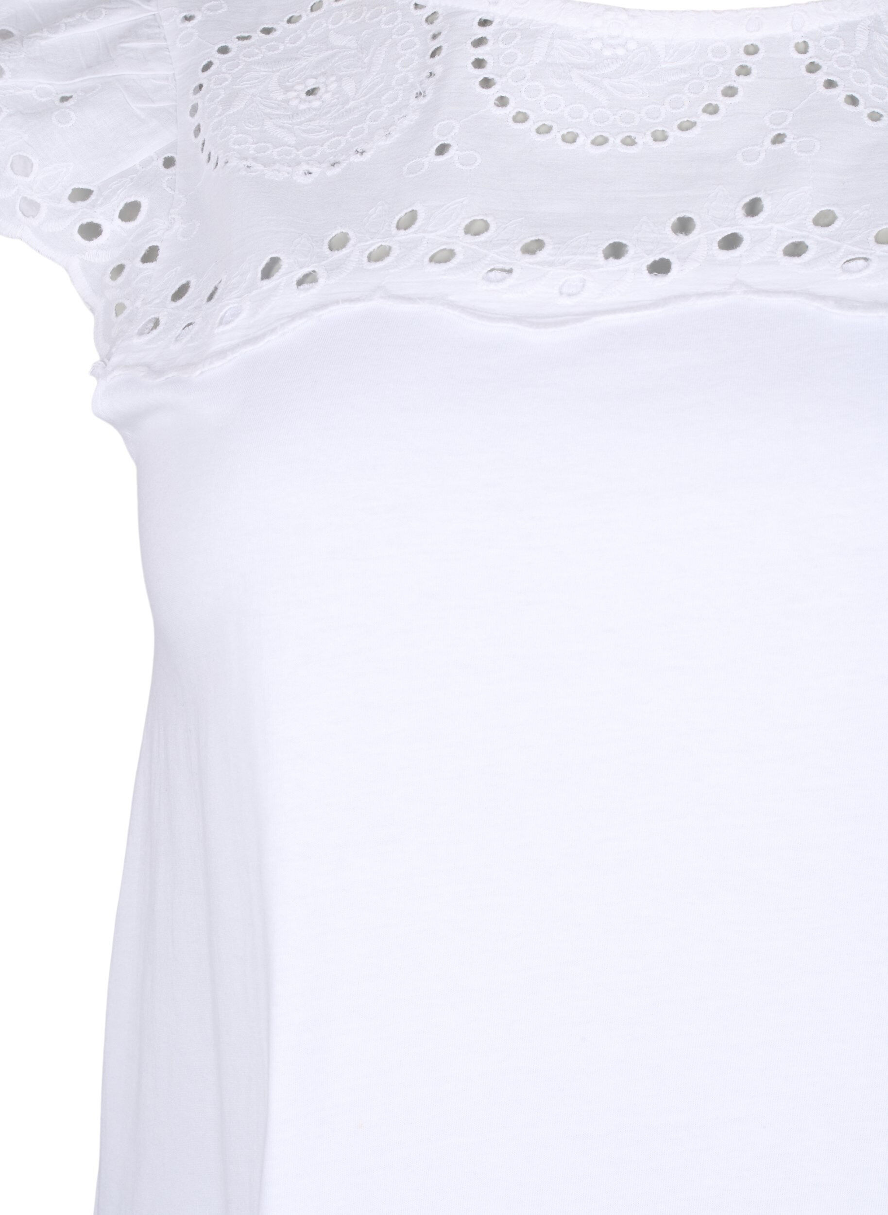 Zizzi T-shirt van biologisch katoen met broderie anglaise, Bright White, Packshot image number 2