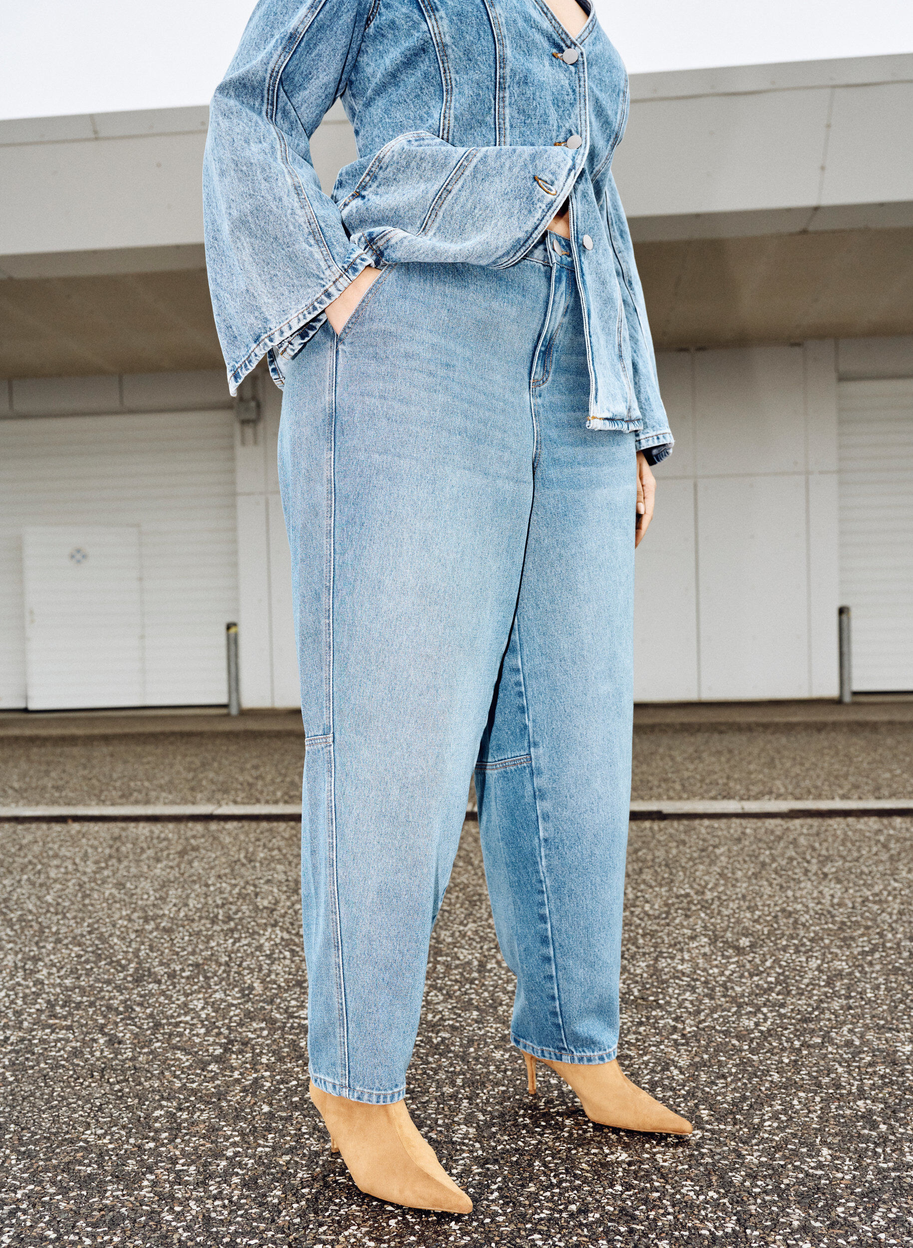 Zizzi High waist barrel jeans, Blauw, Image image number 0