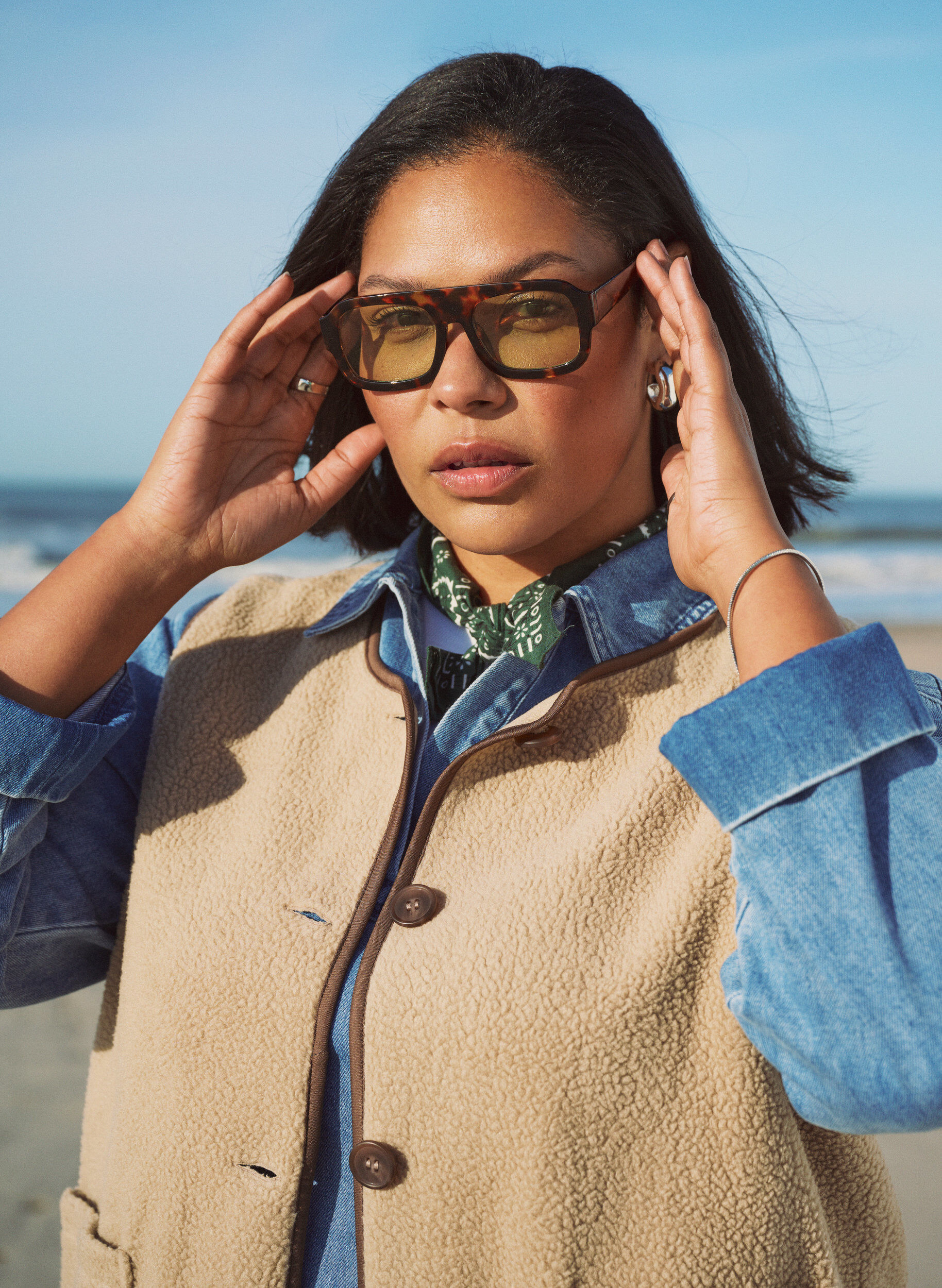 Zizzi Teddy-fleecevest met contrasterende boorden, Beige, Image image number 0