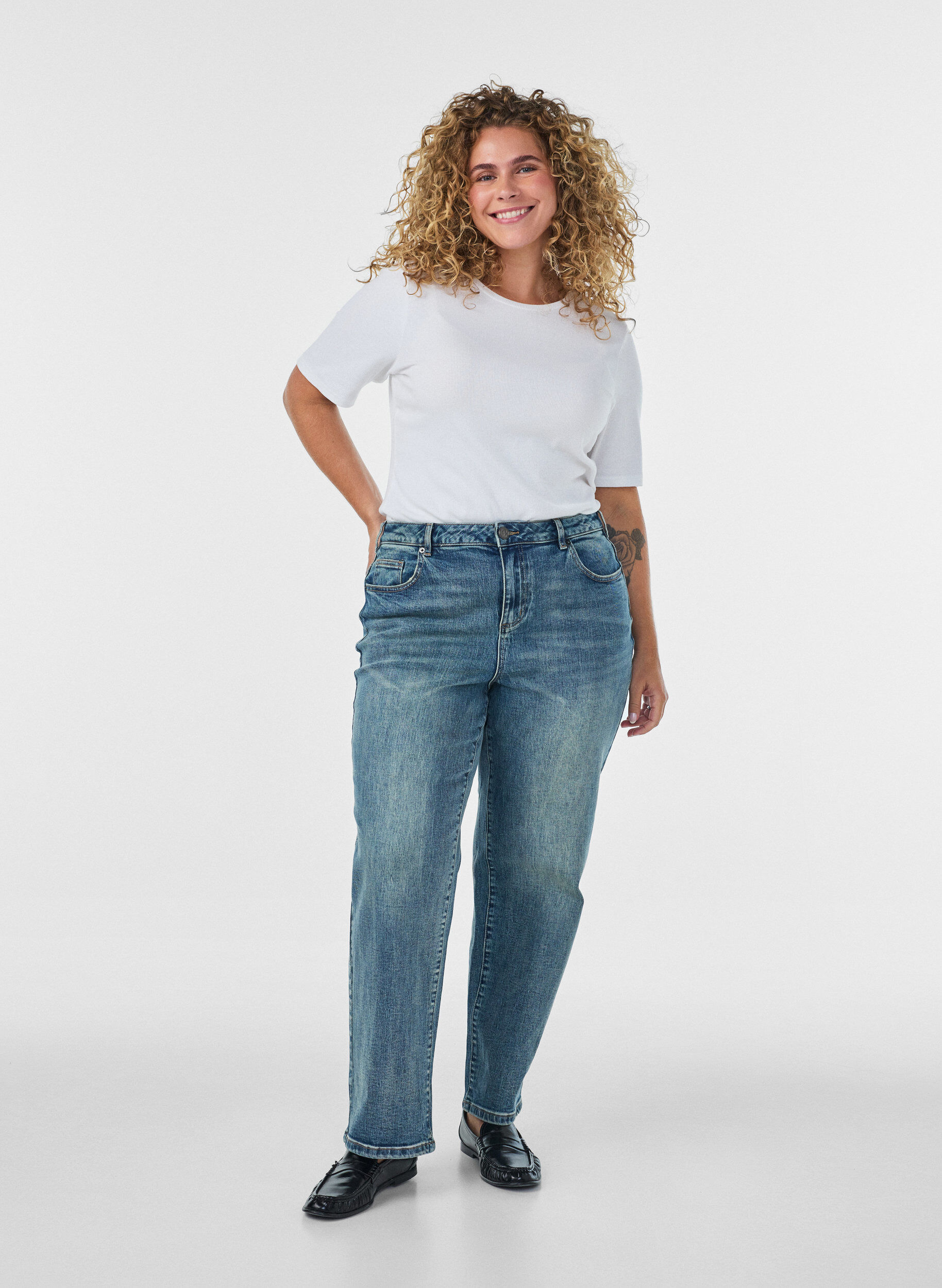 ZizziKiana straight-fit jeans met een licht versleten look, Blauw, Model image number 0