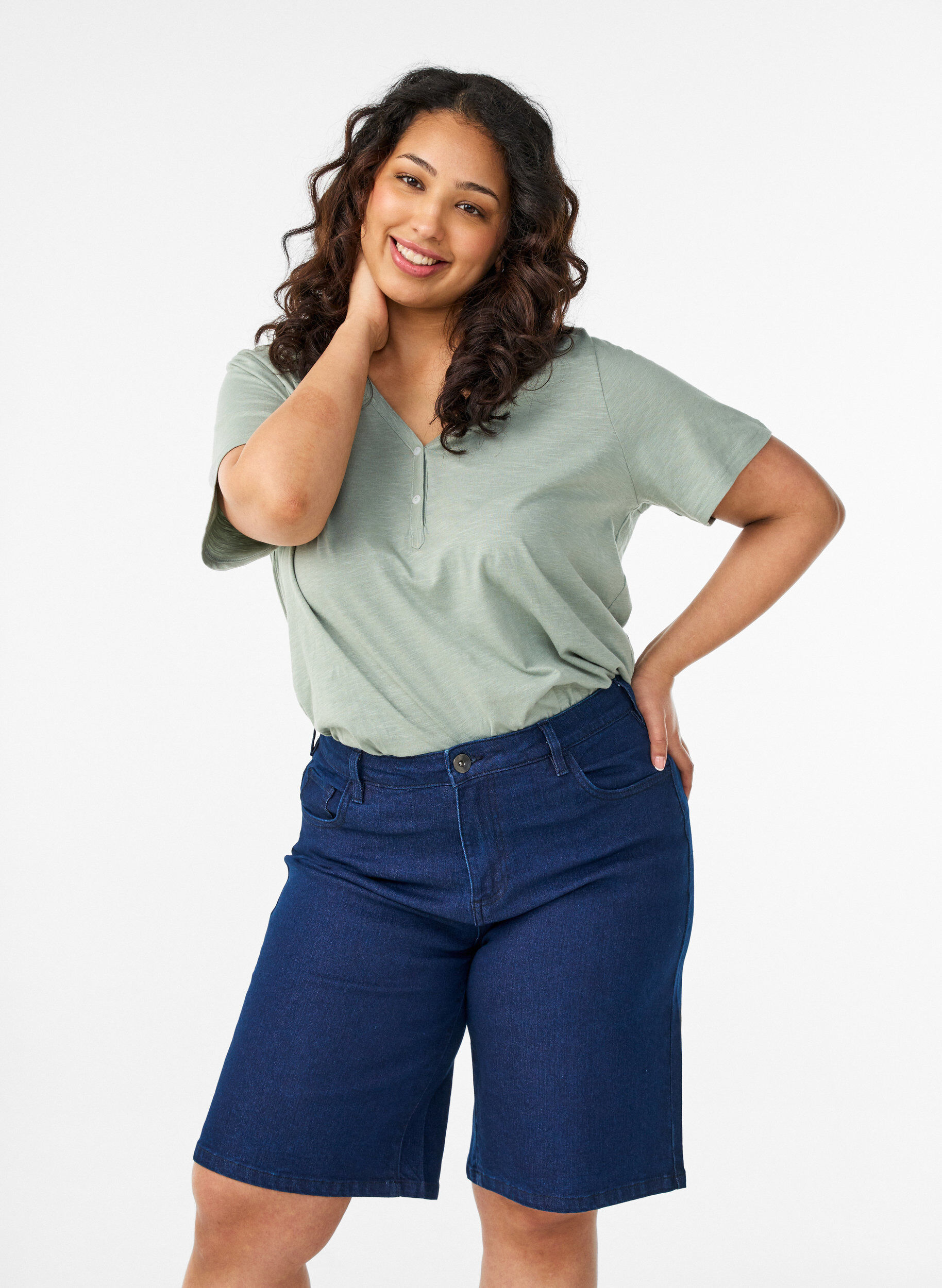 Zizzi Losse denim shorts met hoge taille, Blauw, Model image number 0