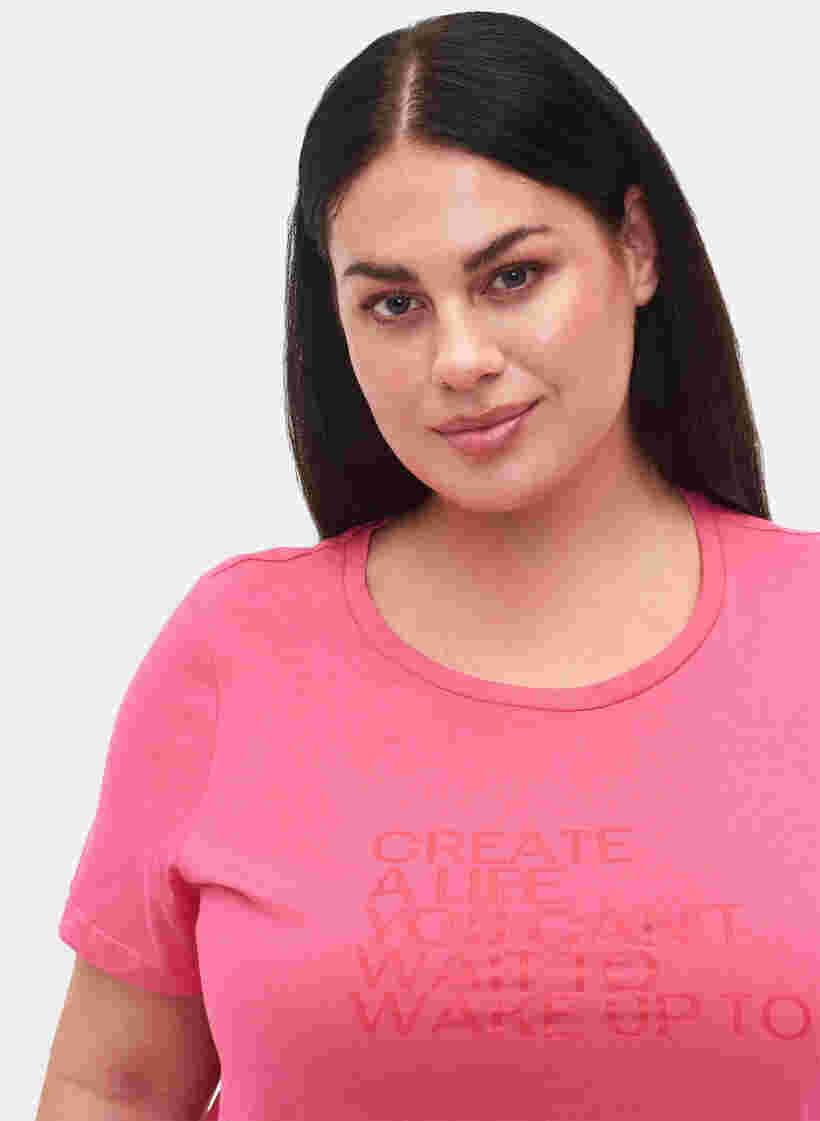 Zizzi Vrouwen Grote Maten T-shirt Katoen Ronde Hals Print Maat 42-60, Hot Pink Create, Model image number 2