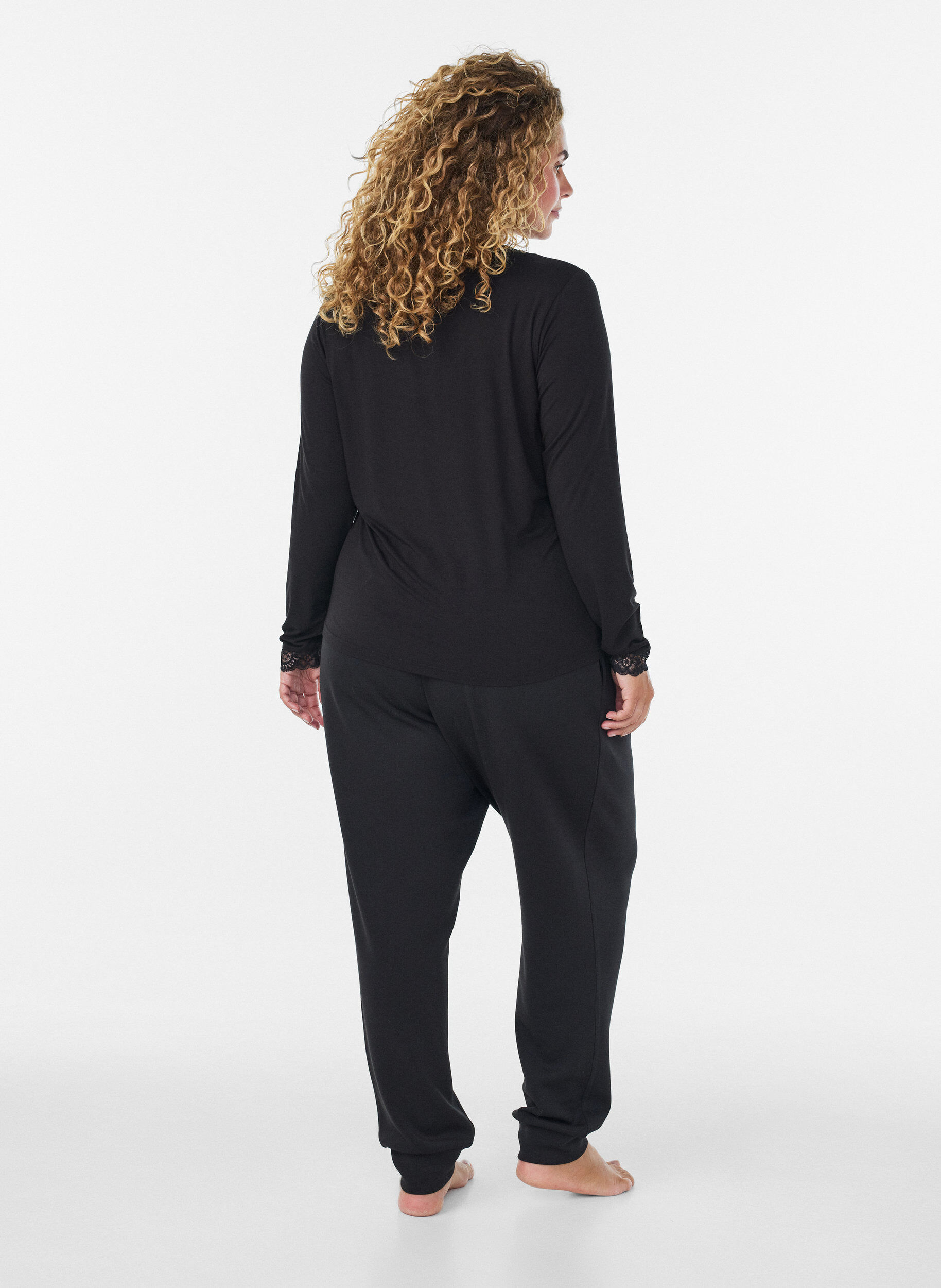 ZizziViscose blouse met kanten afwerking en V-hals, Zwart, Model image number 2