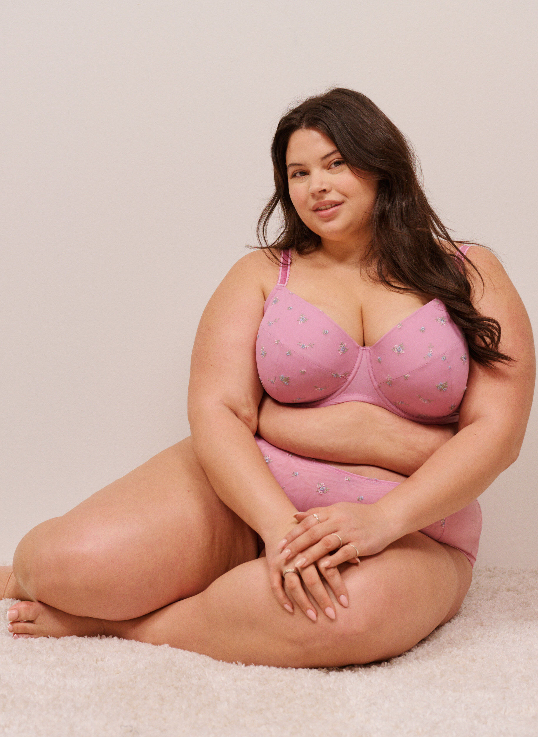 Zizzi Gewatteerde bh met mesh en bloemenborduursel, Rood, Image image number 0