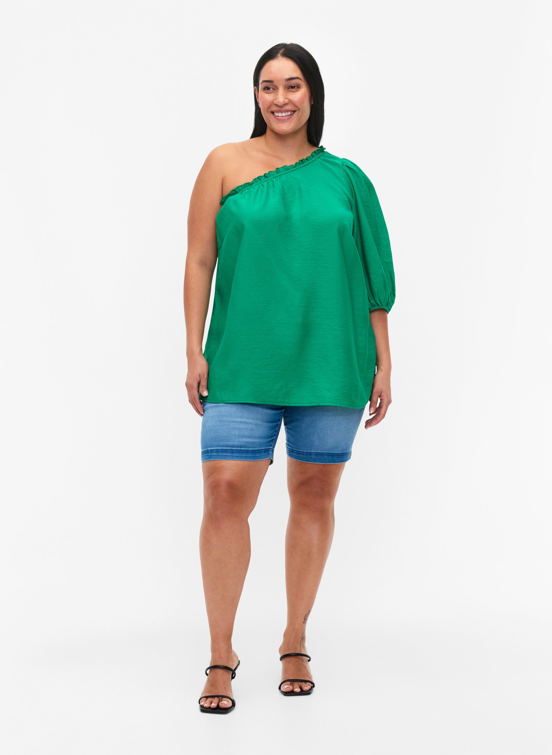 Zizzi One-shoulder blouse in viscose, Groen, Model image number 1