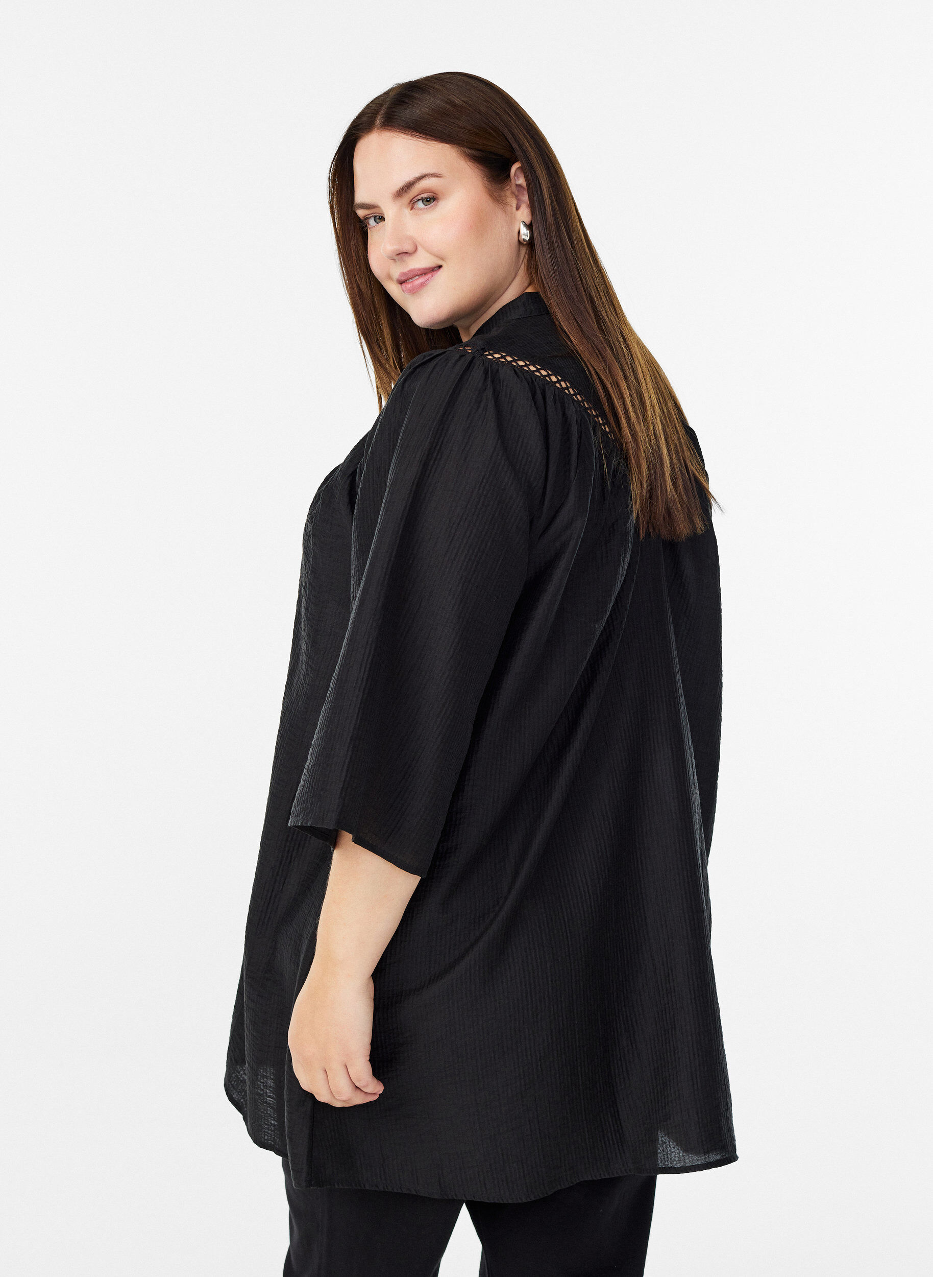 Zizzi Tunic met gehaakte randen en gestreepte textuur, Zwart, Model image number 2