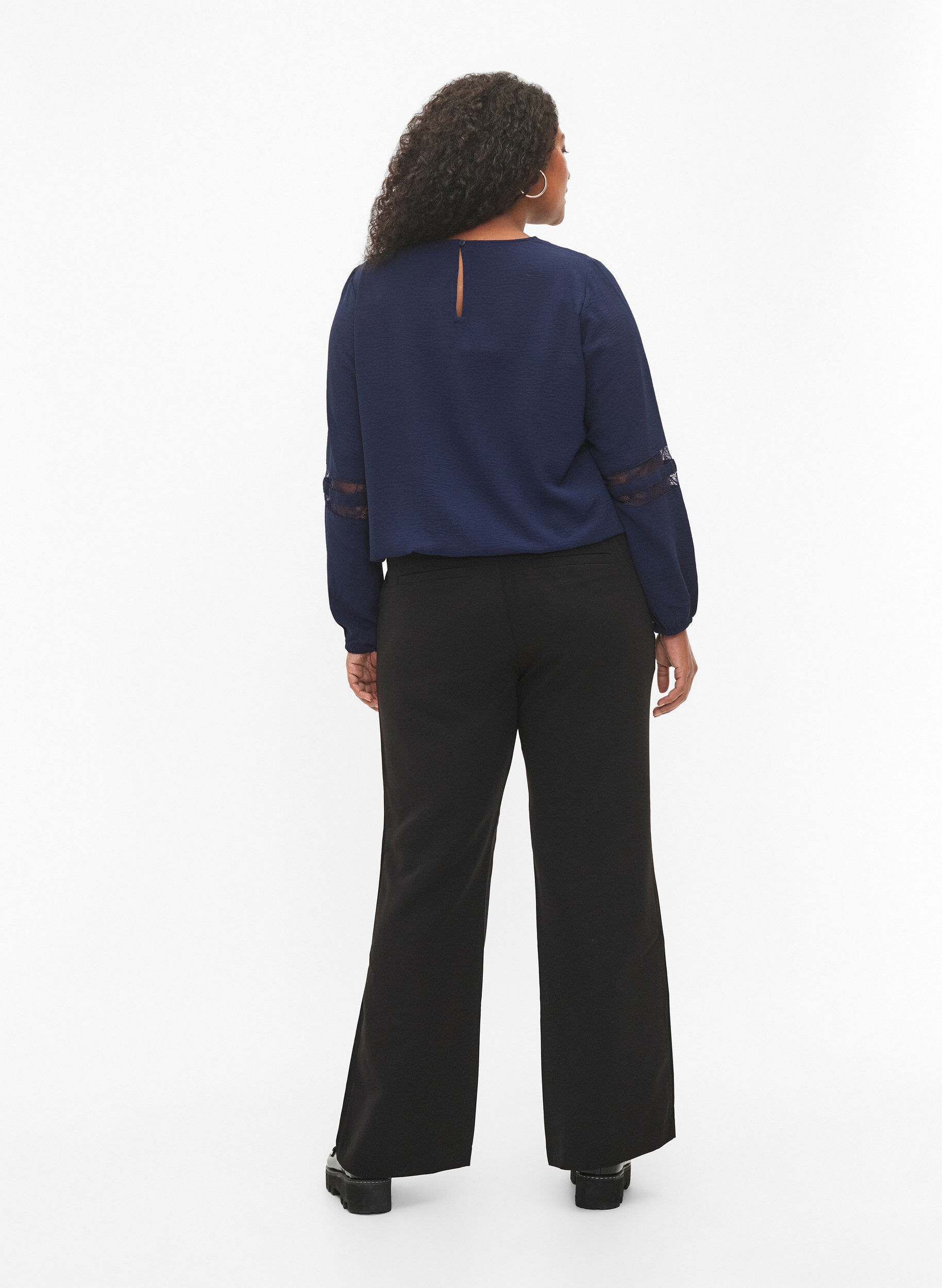Zizzi Bootcut broek, Zwart, Model image number 1