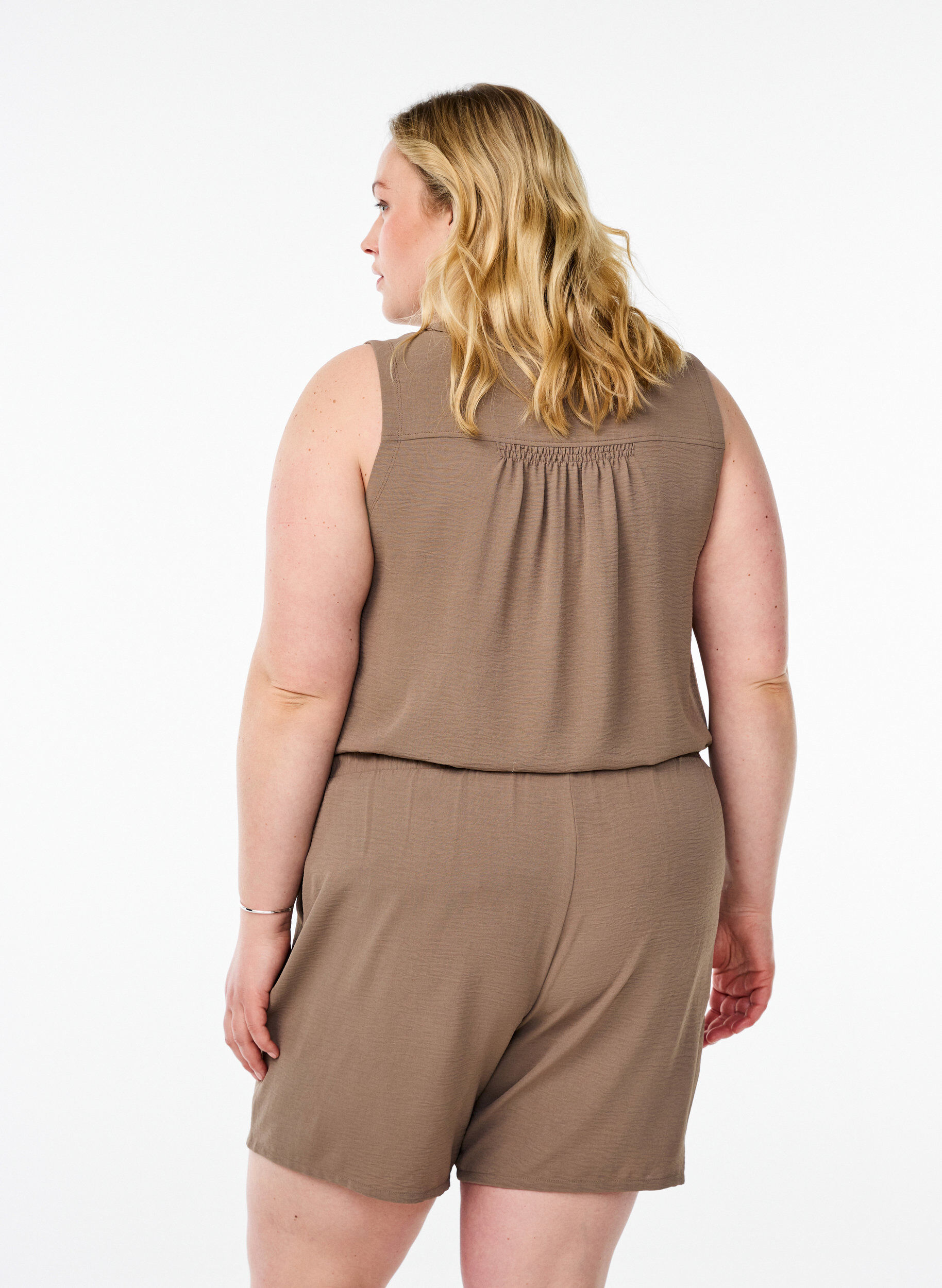 Zizzi Korte broek met zakken en elastische tailleband, Bruin, Model image number 2