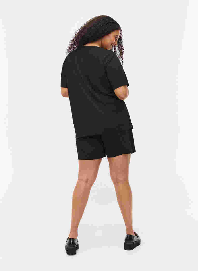 Shorts met ribstof en zakken, Black, Model image number 1