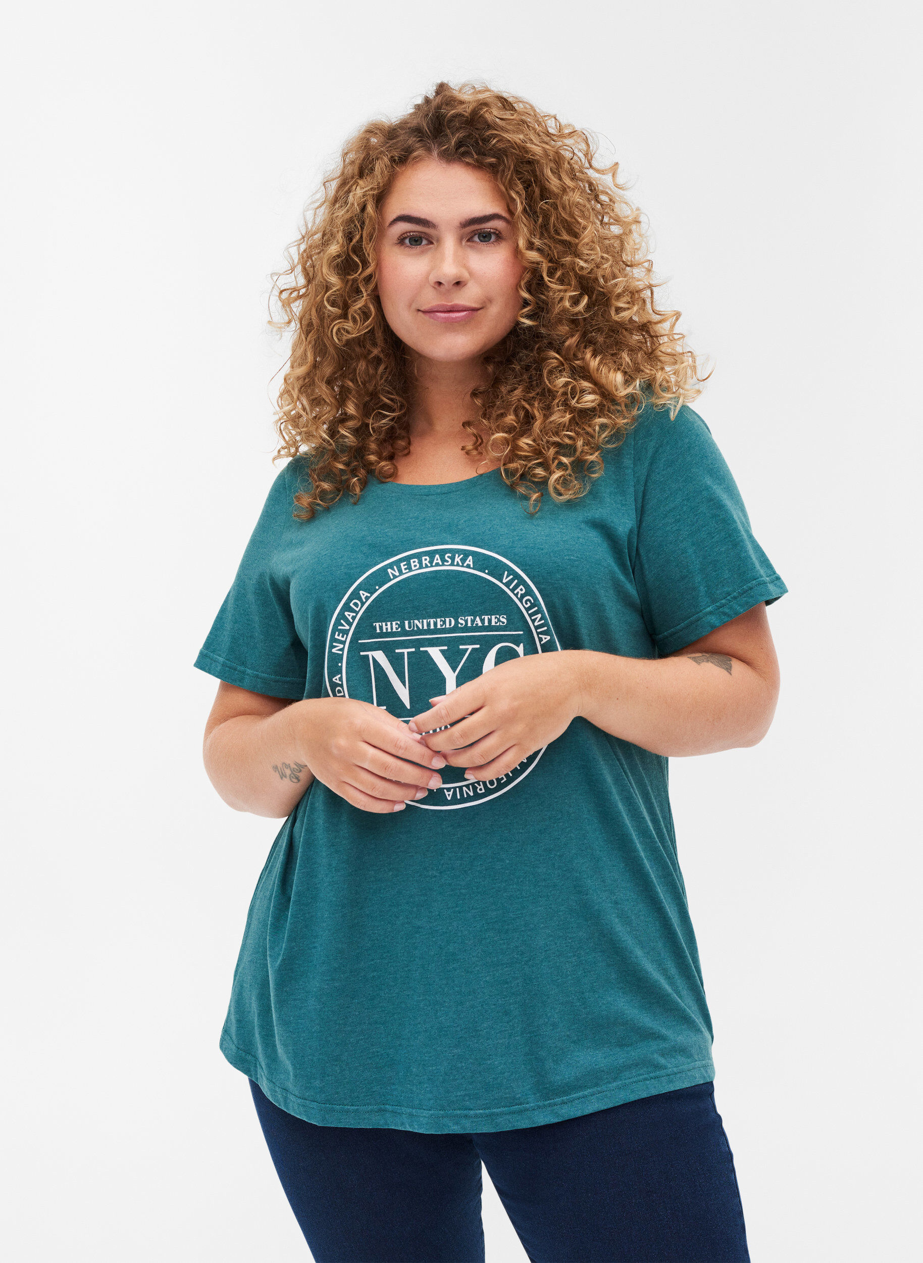 Zizzi Gem&ecirc;leerd T-shirt met print en korte mouwen, Pacific Mel., Model image number 0