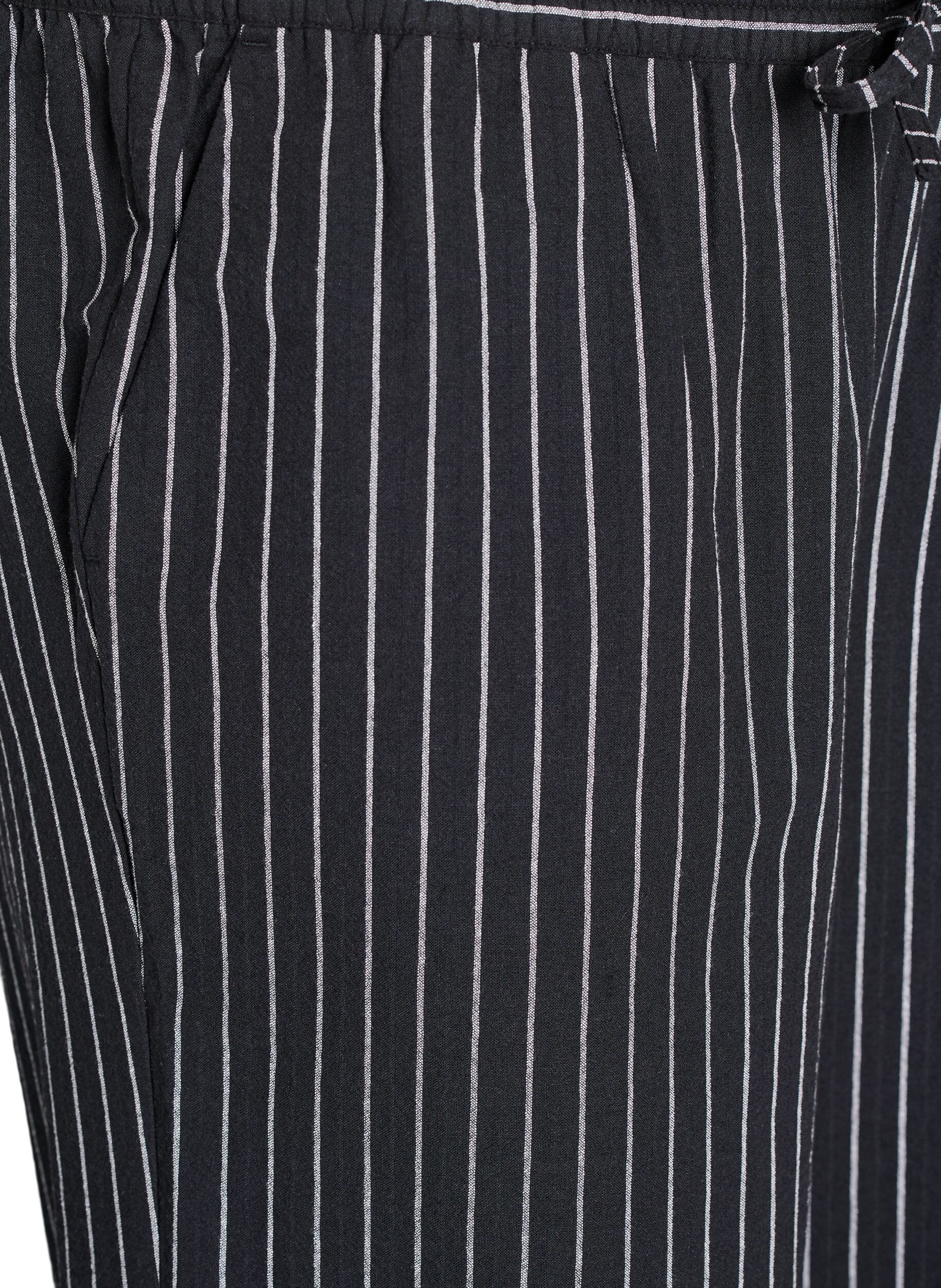 Zizzi Losse broek met hoge taille en zakken, Zwart, Packshot image number 2