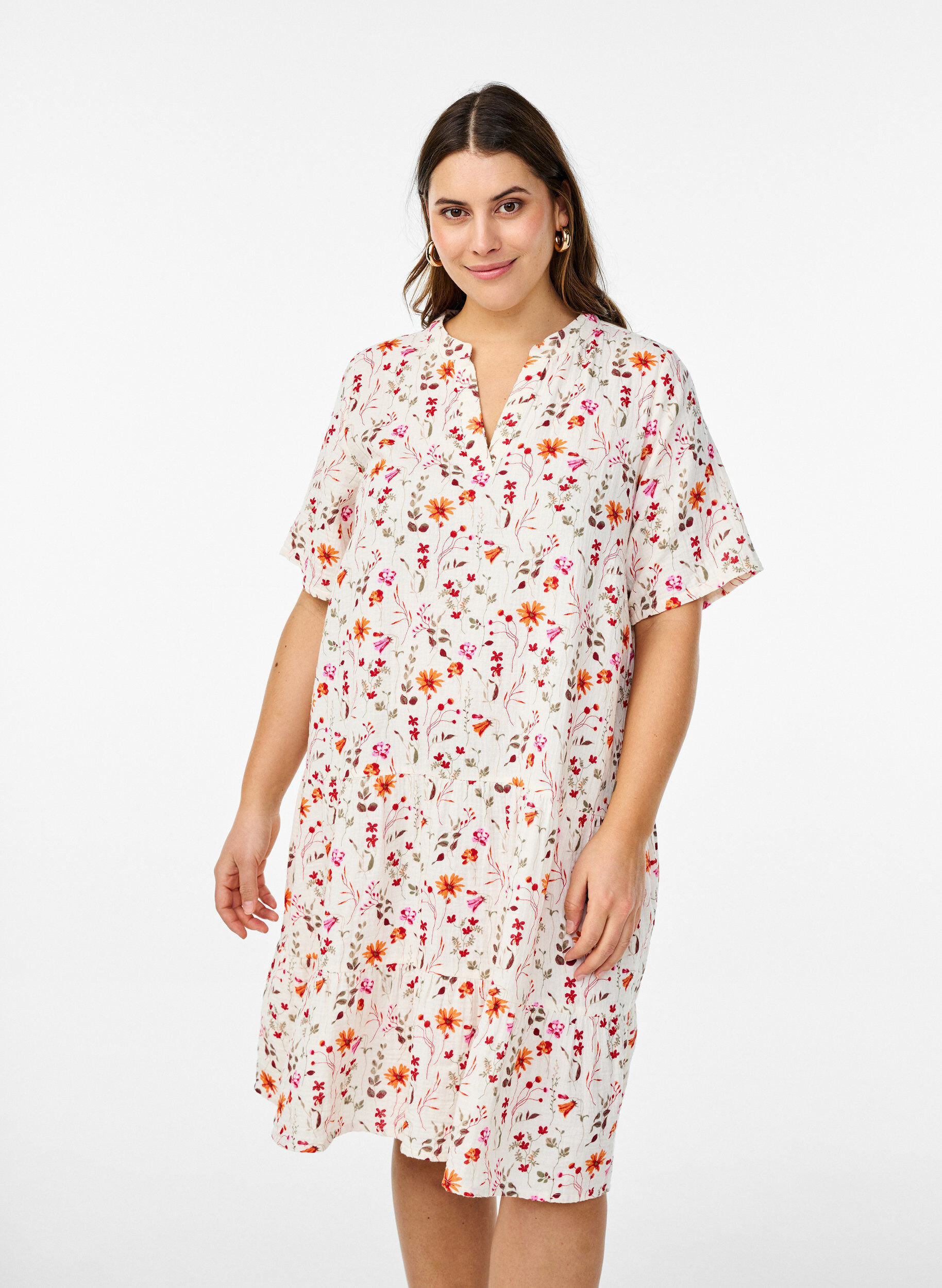 Zizzi Korte katoenen mousseline jurk met bloemen, Wit, Model image number 0