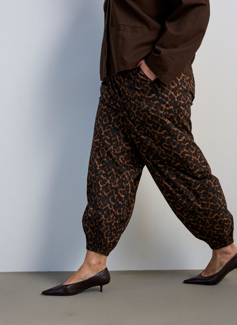 Balloonbroek met hoge taille en all-over patroon, Bruin, Model image number 2