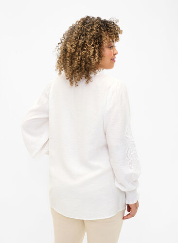 Blouse met ruches en broderie anglaise, Bright White, Model image number 1