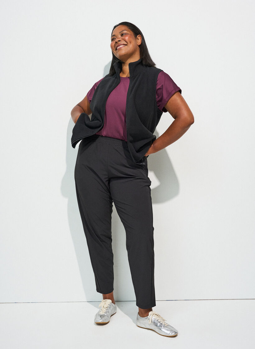 Lichte trainingsbroek met zakken, Zwart, Model image number 1