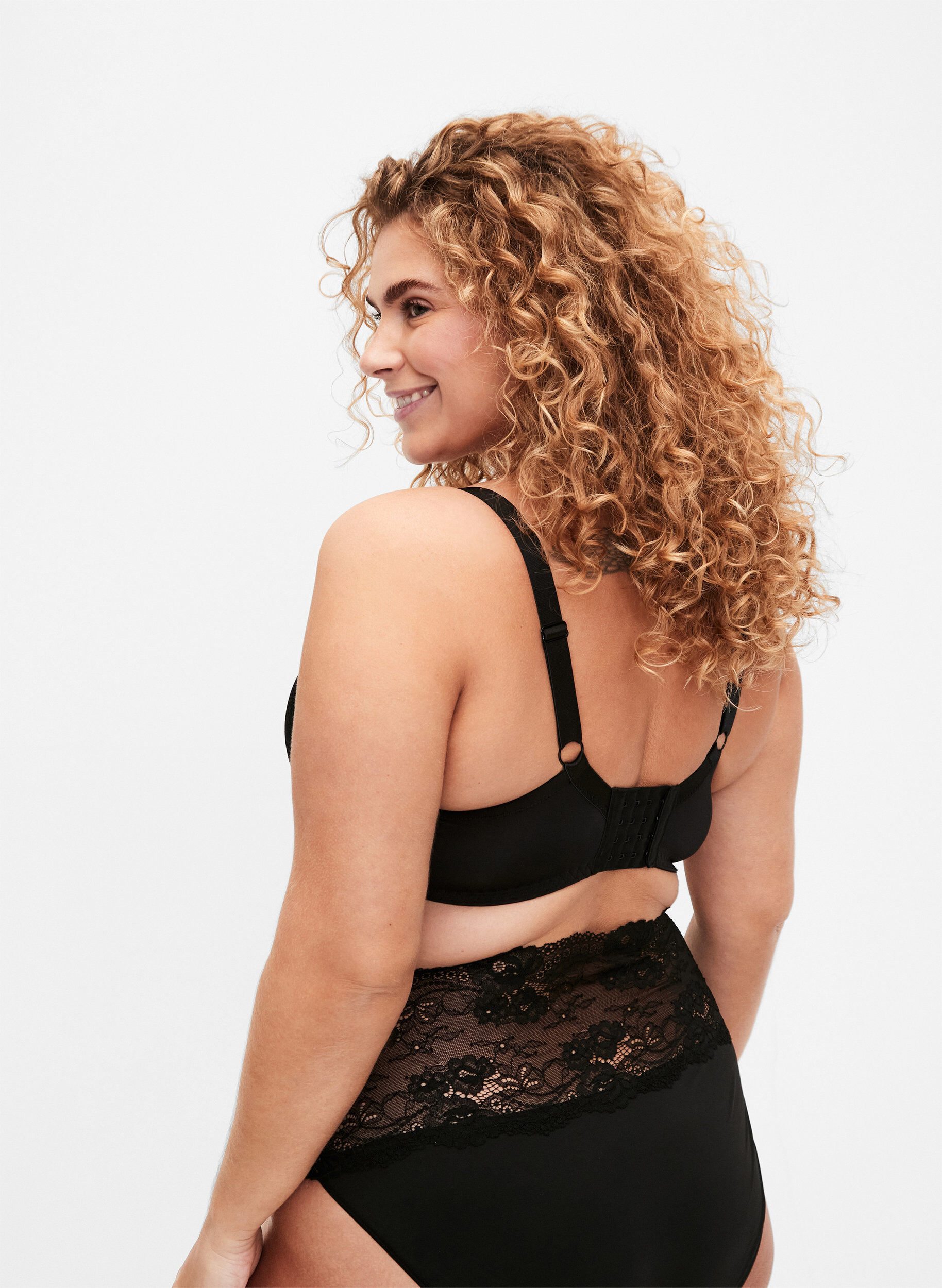 Zizzi Voorgevormde beha met kant, Black, Model image number 1