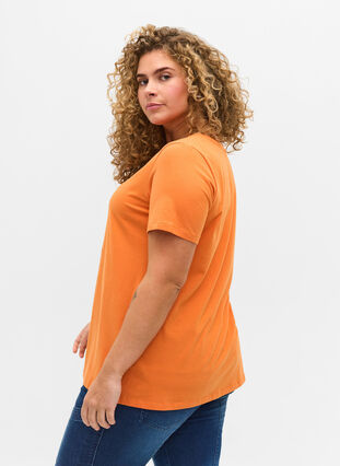 Basic t-shirt, Amberglow, Model image number 1