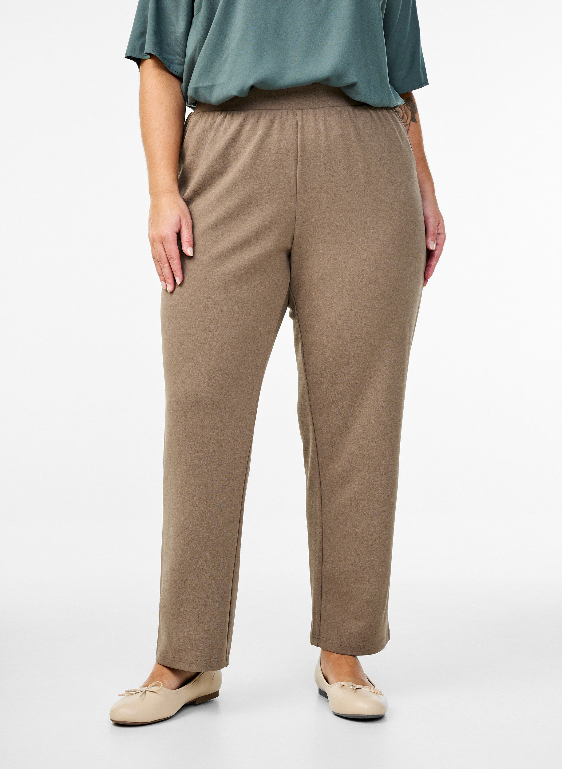 Zizzi FLASH - Broek met rechte pasvorm, Beige, Model image number 2