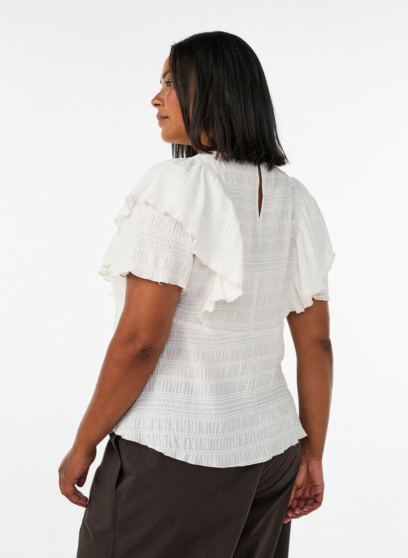 Blouse met smockstructuur en ruchesmouwen, Vanille, Model image number 2