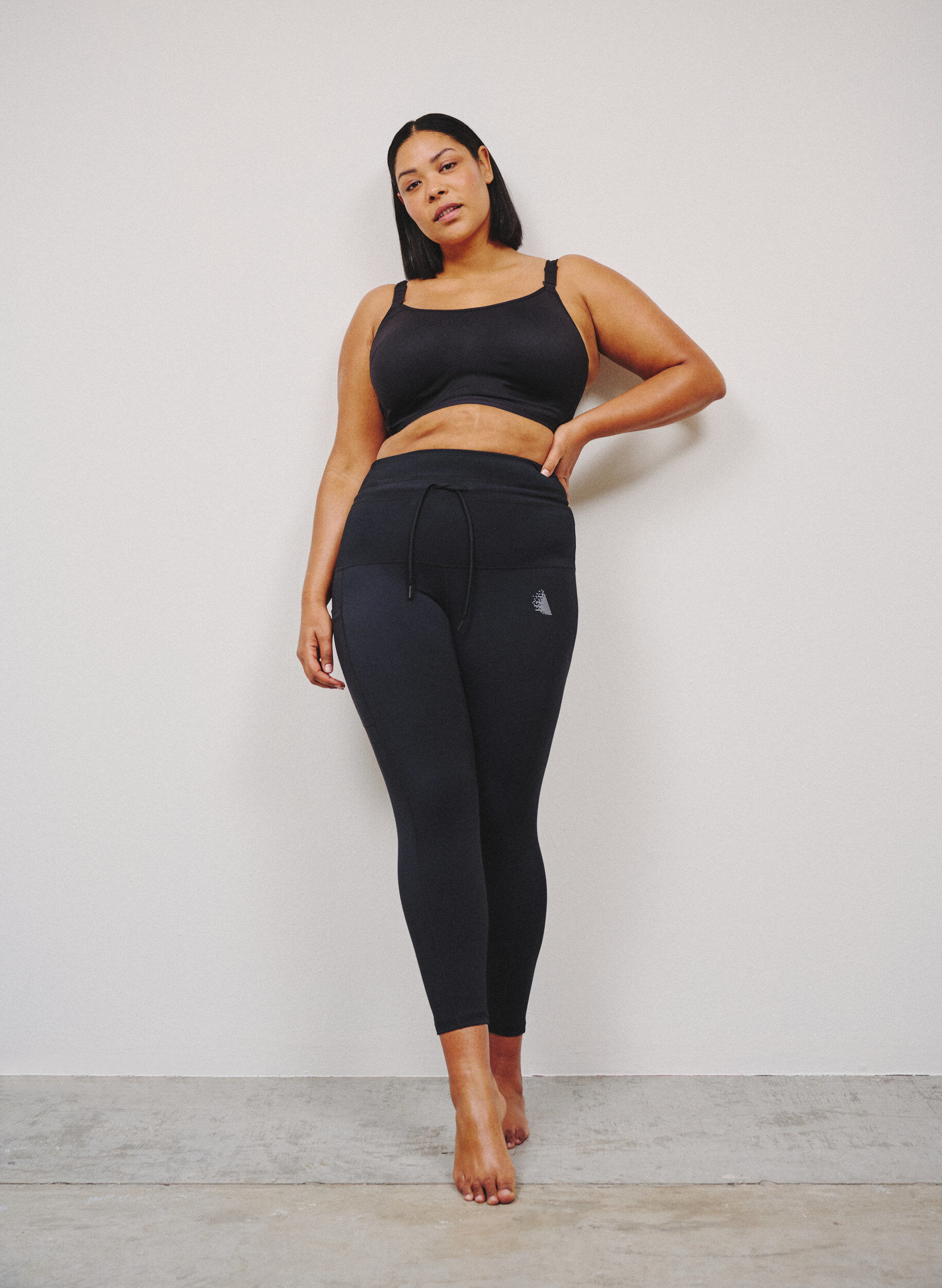 ZizziHigh-waisted 7/8 training panties met een zak, Zwart, Image image number 0