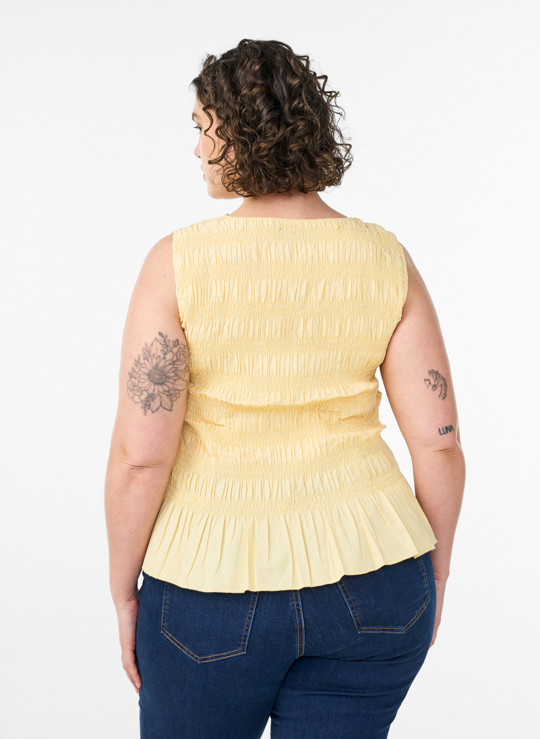 ZizziSmocktop met boothals en peplumzoom, Geel, Model image number 2
