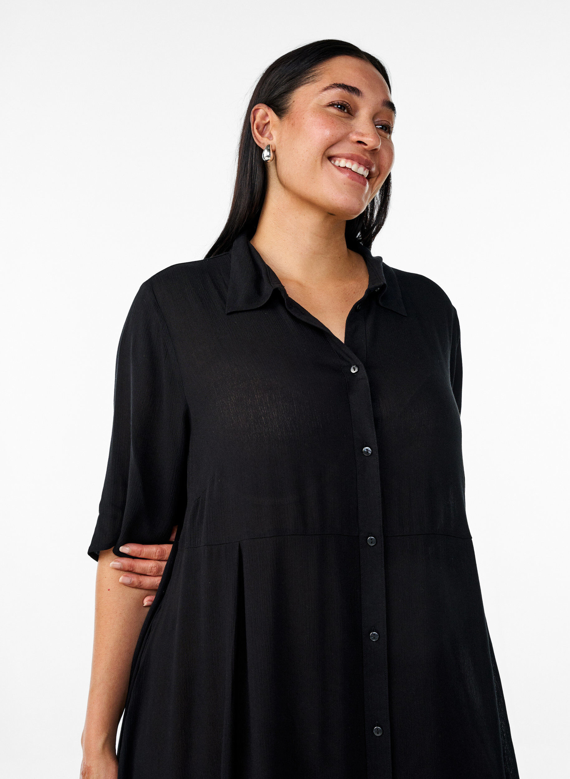 Zizzi Midi shirtjurk met korte mouwen, Zwart, Model image number 2