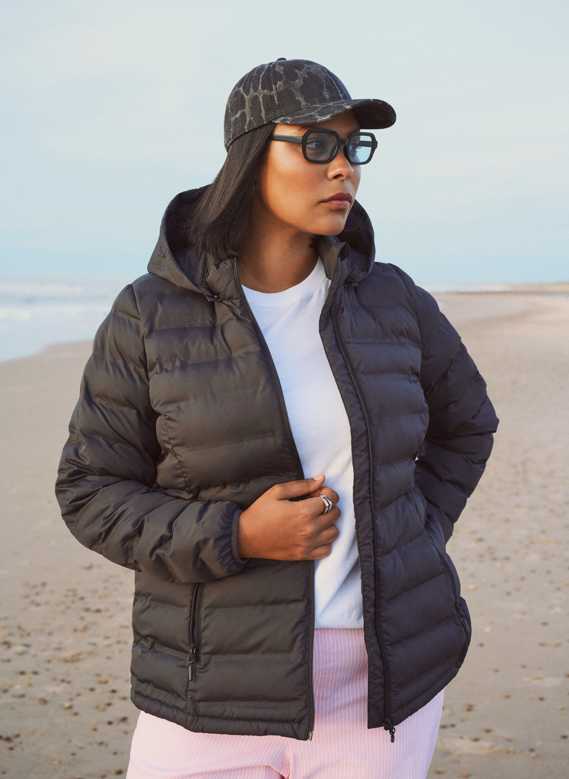 Zizzi Waterafstotende lichte jas met capuchon, Zwart, Image image number 0