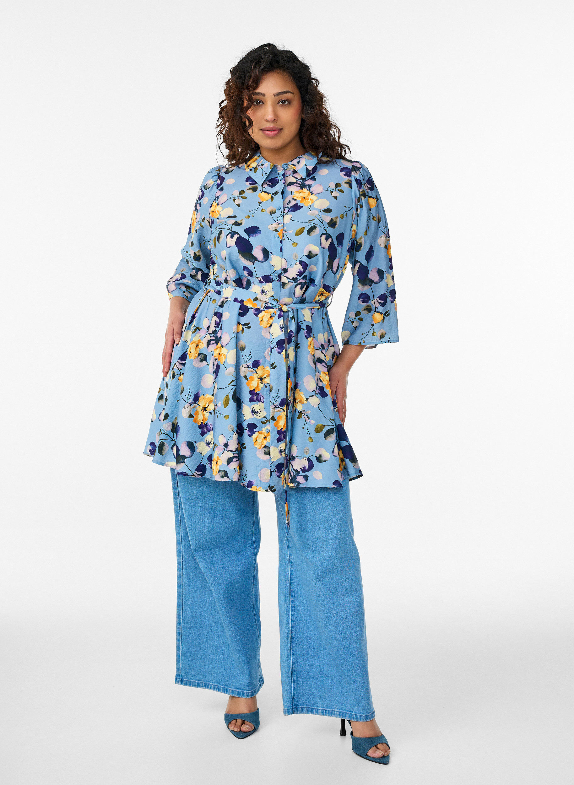 Zizzi Gedessineerde tuniek met strikceintuur en 3/4-mouwen, , Model image number 1