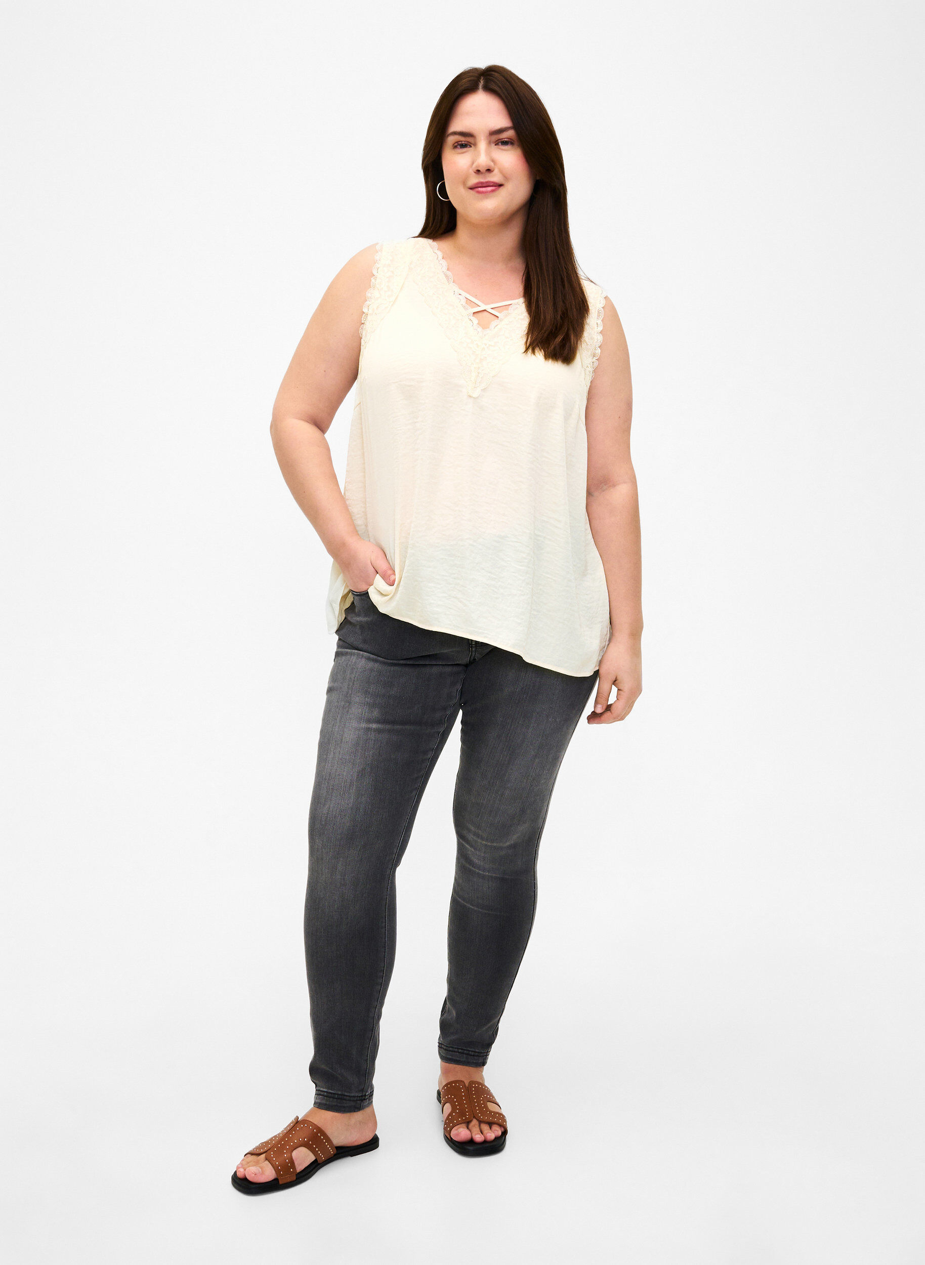 Zizzi Top met kant en gekruist accent, White Smoke, Model image number 2