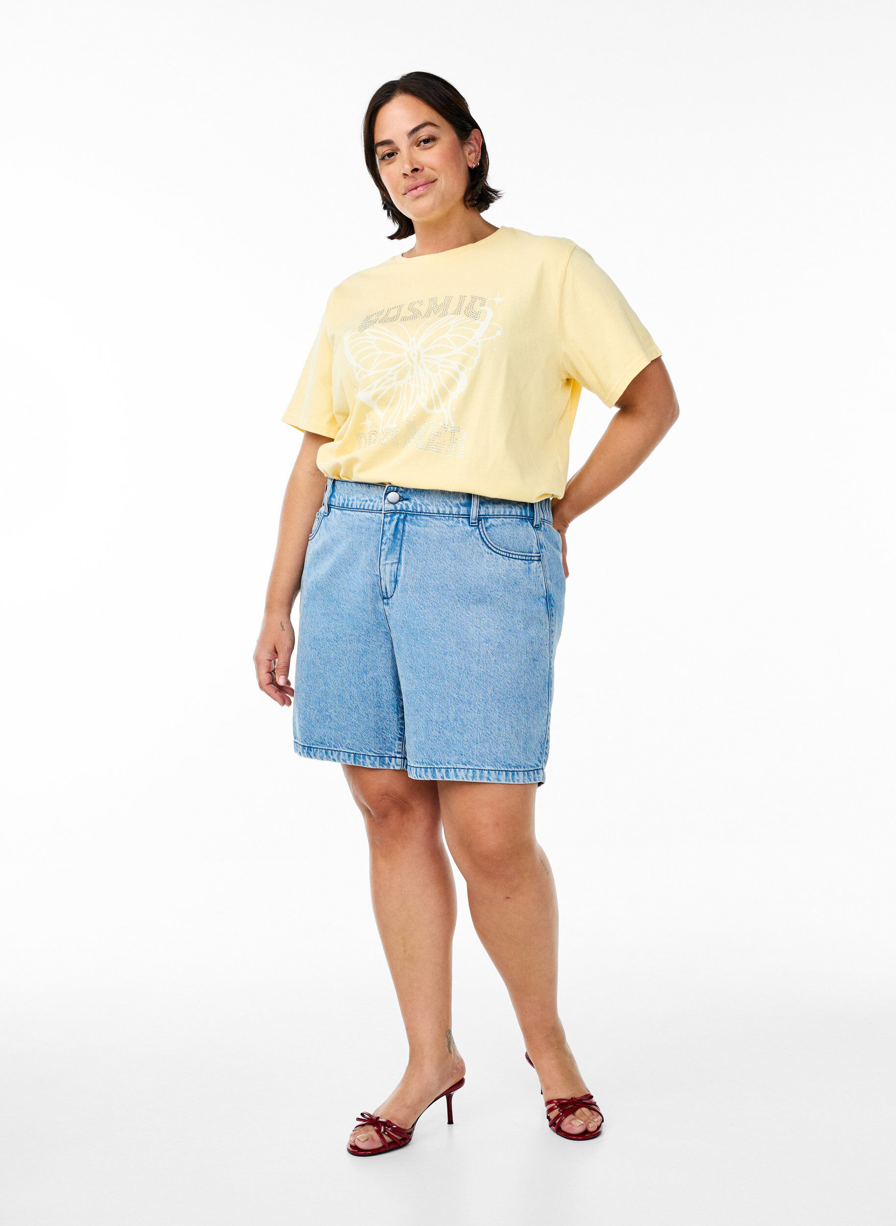 Zizzi Biologisch katoenen T-shirt met strass en vlinder motief, Beige, Model image number 1