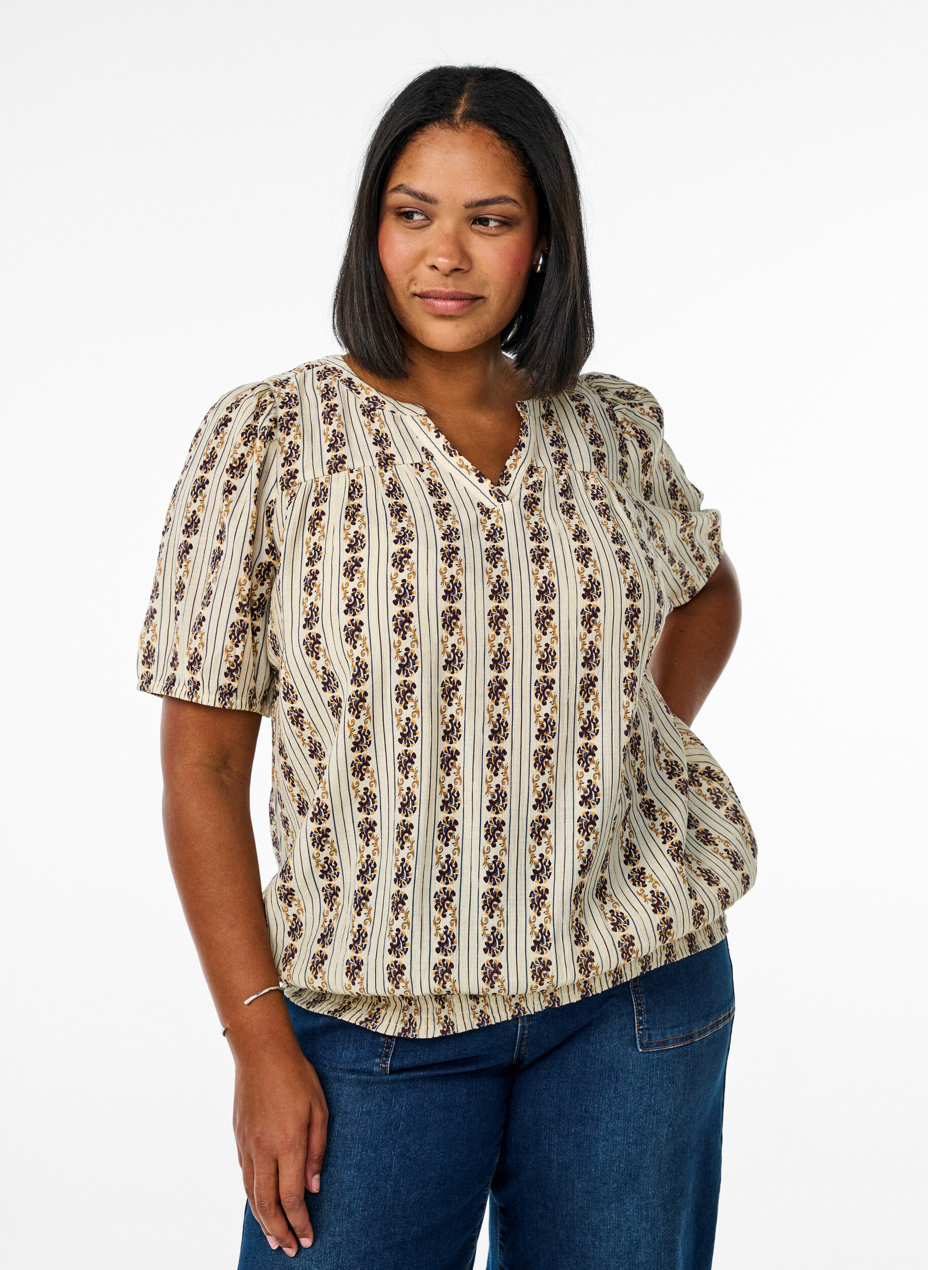 Zizzi Gedrukte blouse met gesmokte zoom, Egret AOP, Model image number 0