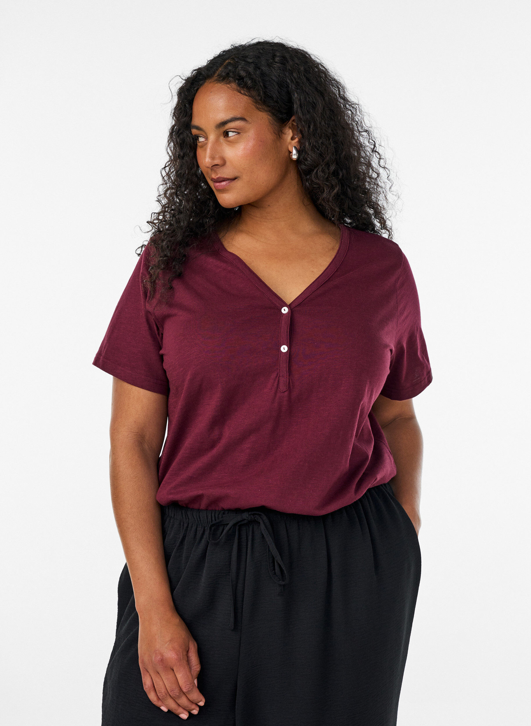 T-shirt met knoopdetail, Donker Bordeaux, Model