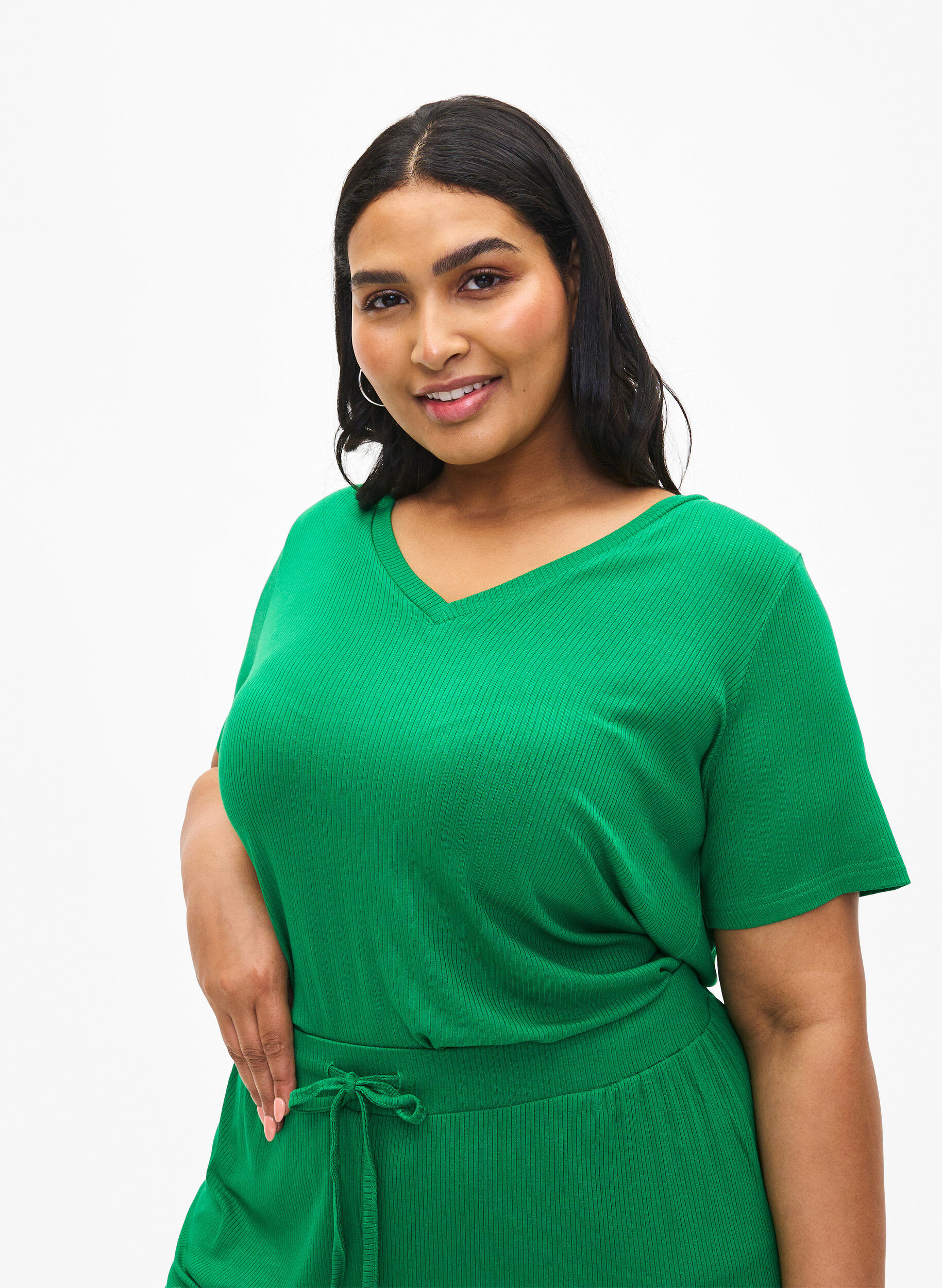 Zizzi Geribd viscose T-shirt met V-hals, Jolly Green, Model image number 0
