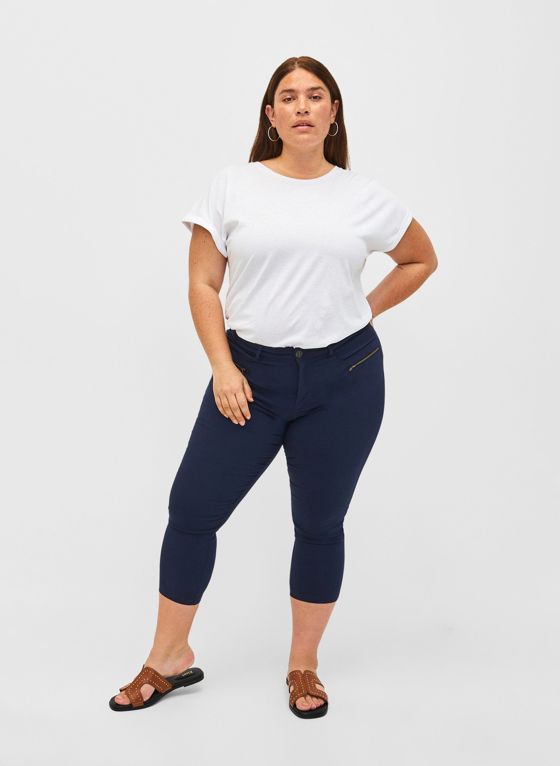 Zizzi Nauwsluitende capri broek in viscosemix, Blauw, Model image number 0