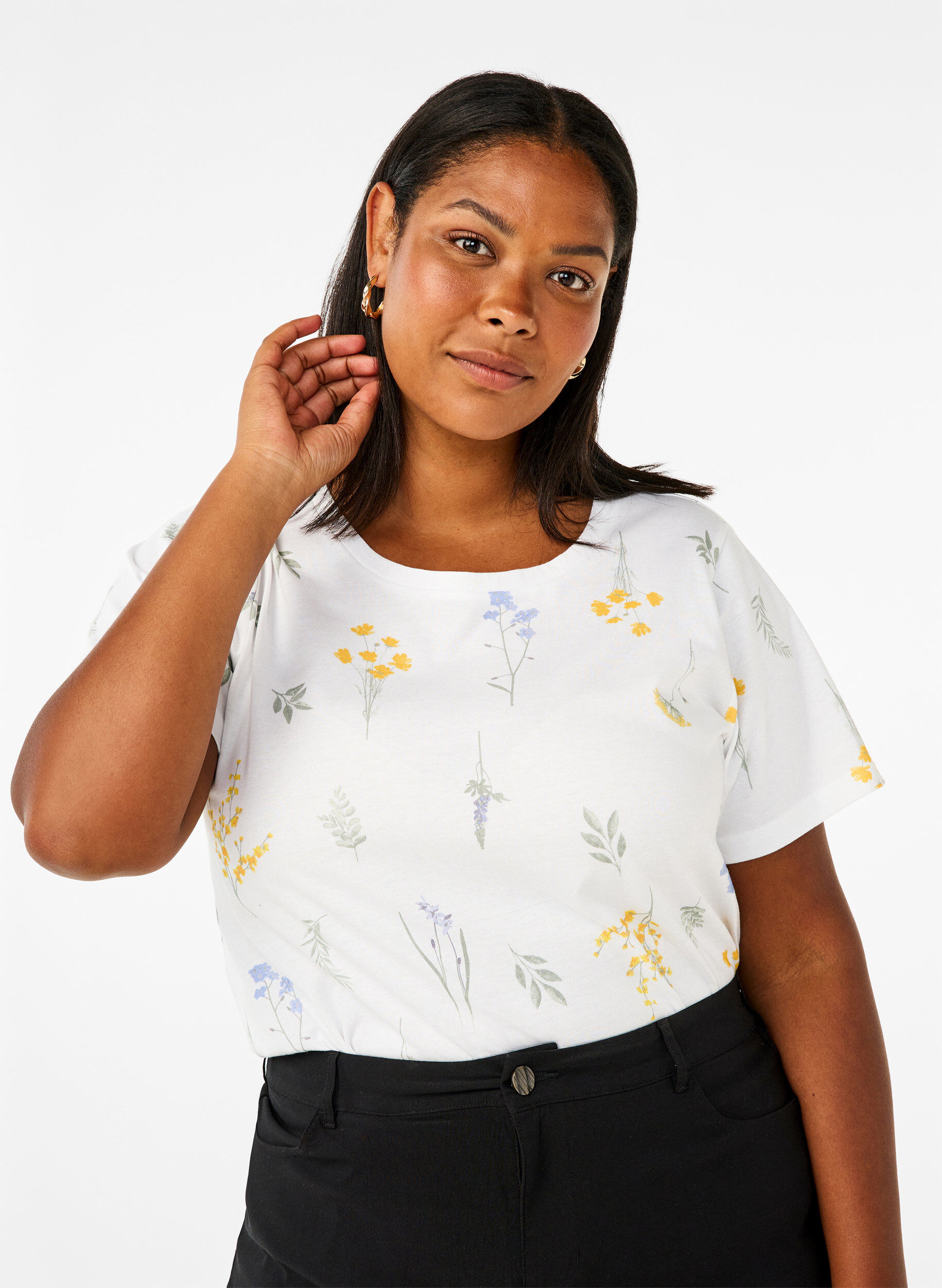 Zizzi T-shirt van biologisch katoen met bloemenprint, Bright W. AOP, Model image number 0